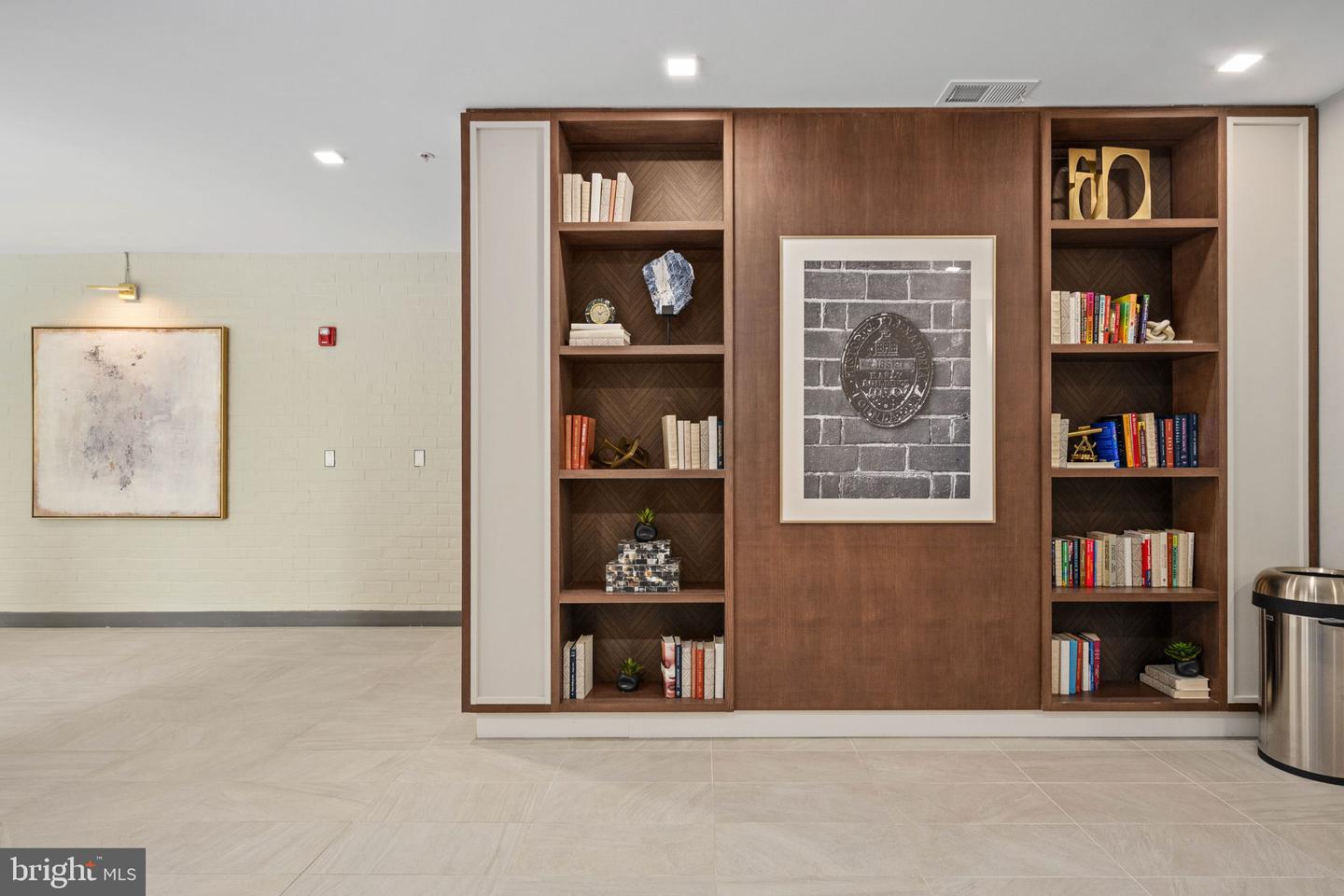 625 SLATERS LANE #404, ALEXANDRIA, Virginia 22314, 1 Bedroom Bedrooms, ,1 BathroomBathrooms,Residential,For sale,625 SLATERS LANE #404,VAAX2053360 MLS # VAAX2053360