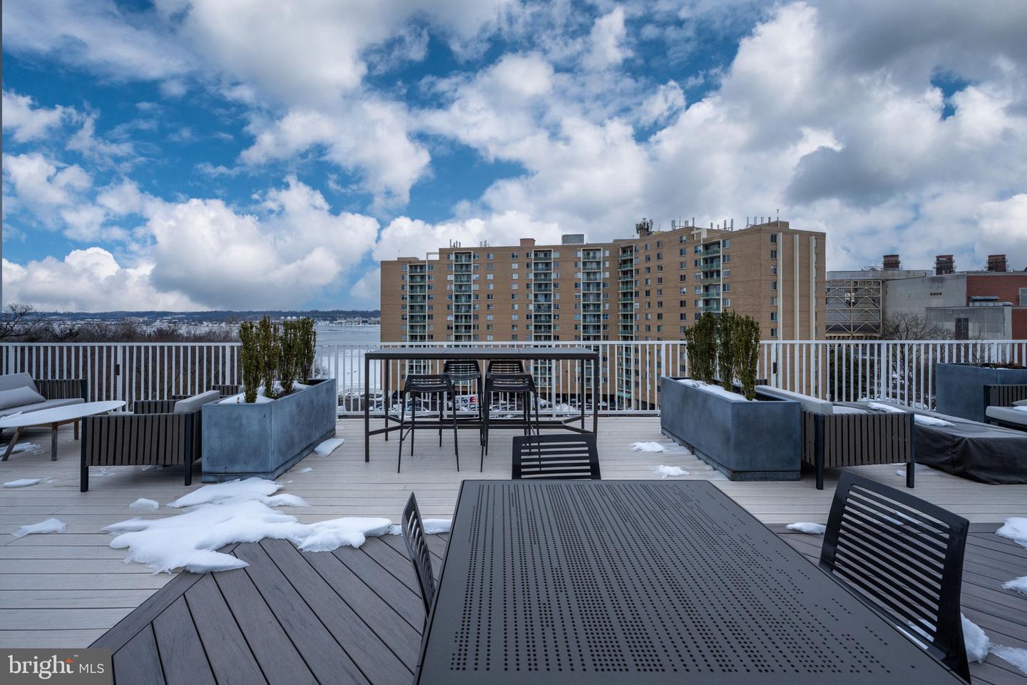 625 SLATERS LANE #404, ALEXANDRIA, Virginia 22314, 1 Bedroom Bedrooms, ,1 BathroomBathrooms,Residential,For sale,625 SLATERS LANE #404,VAAX2053360 MLS # VAAX2053360