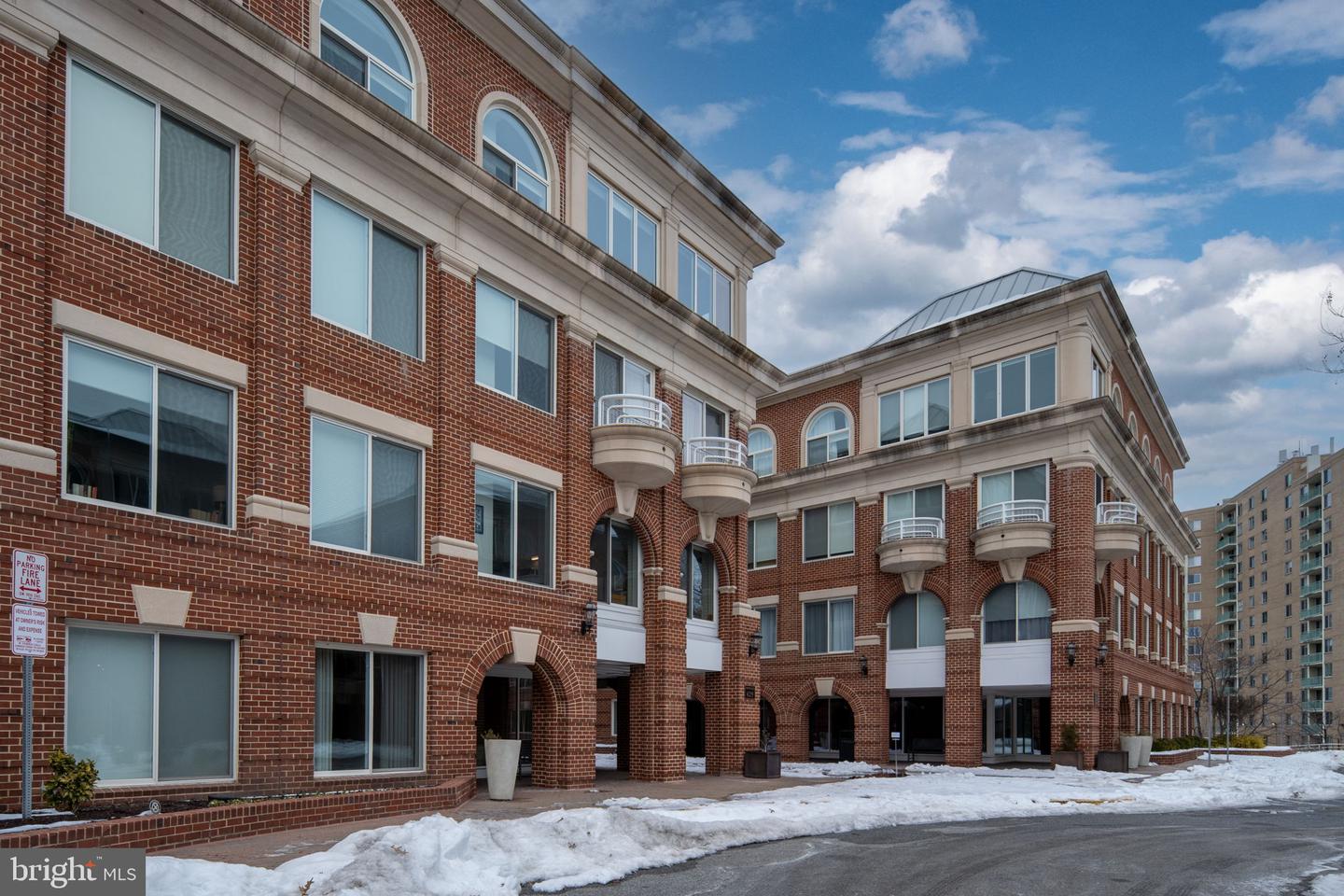 625 SLATERS LANE #404, ALEXANDRIA, Virginia 22314, 1 Bedroom Bedrooms, ,1 BathroomBathrooms,Residential,For sale,625 SLATERS LANE #404,VAAX2053360 MLS # VAAX2053360