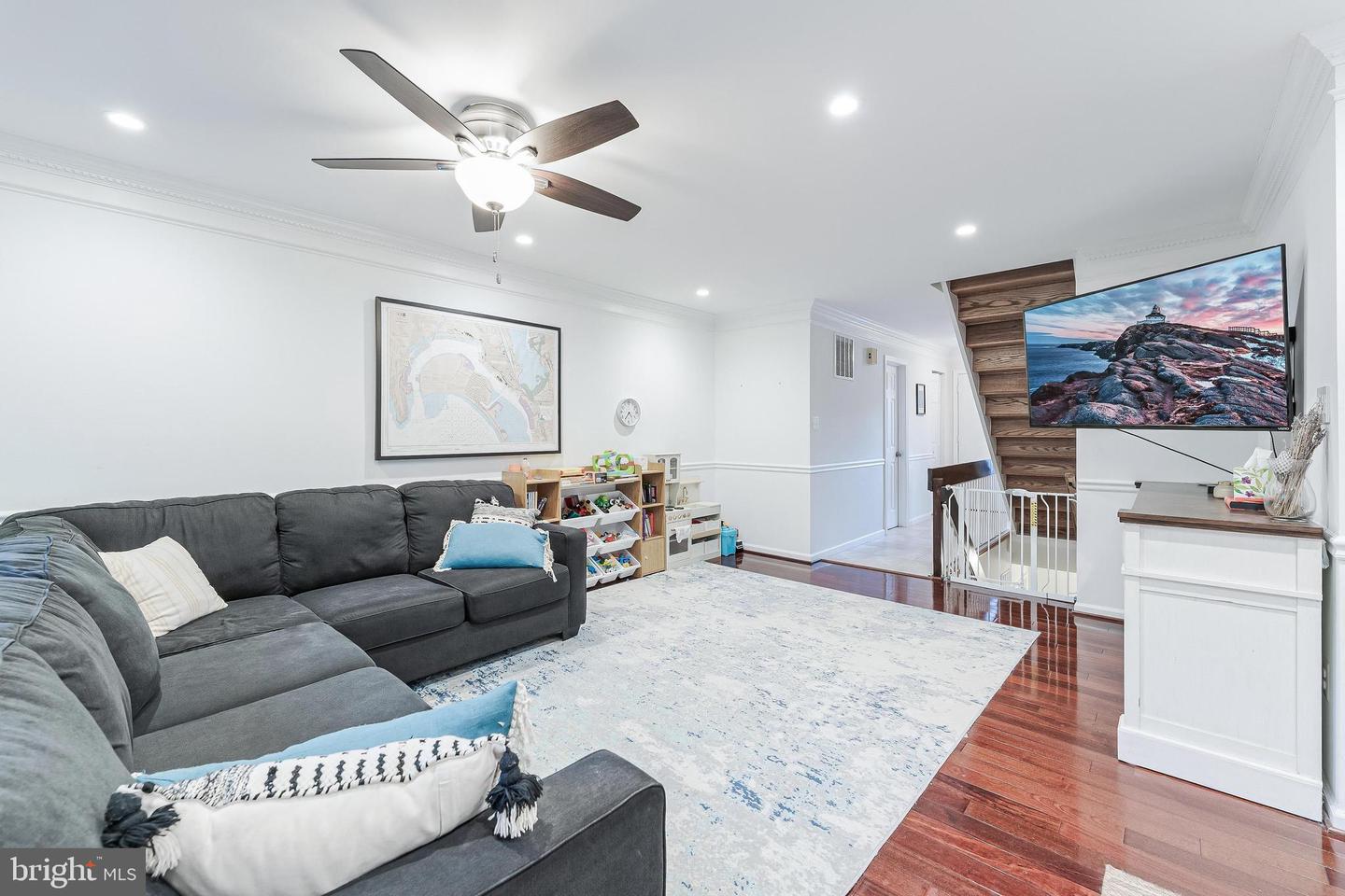 2002 GOLF COURSE DR, RESTON, Virginia 20191, 3 Bedrooms Bedrooms, ,3 BathroomsBathrooms,Residential,For sale,2002 GOLF COURSE DR,VAFX2286852 MLS # VAFX2286852