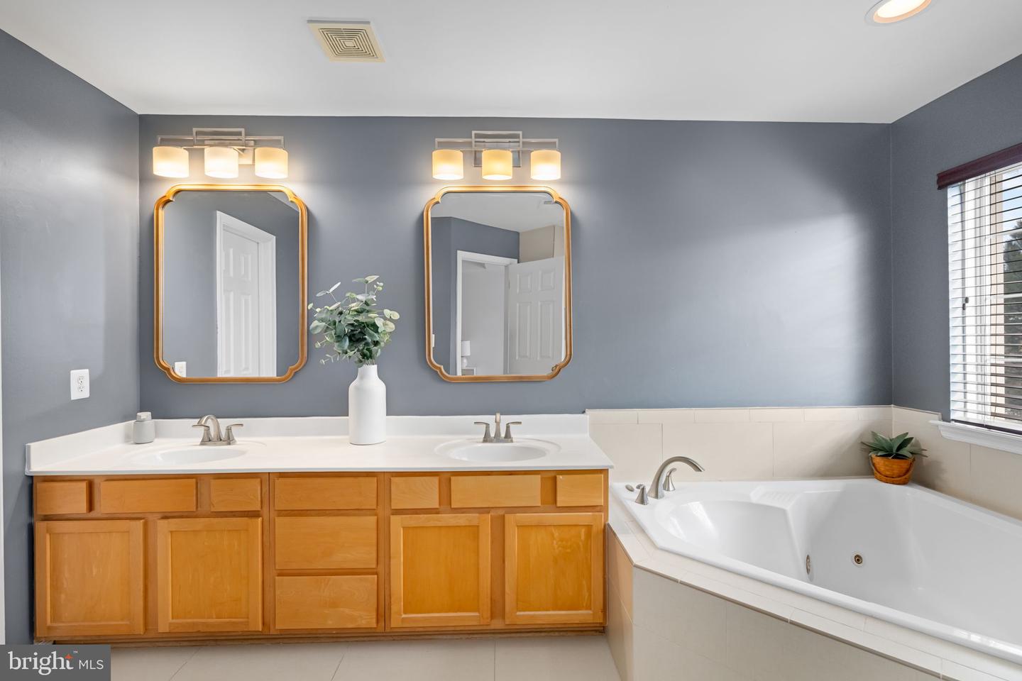 6703 SULLIVAN WAY, ALEXANDRIA, Virginia 22315, 3 Bedrooms Bedrooms, 7 Rooms Rooms,2 BathroomsBathrooms,Residential,For sale,6703 SULLIVAN WAY,VAFX2286934 MLS # VAFX2286934