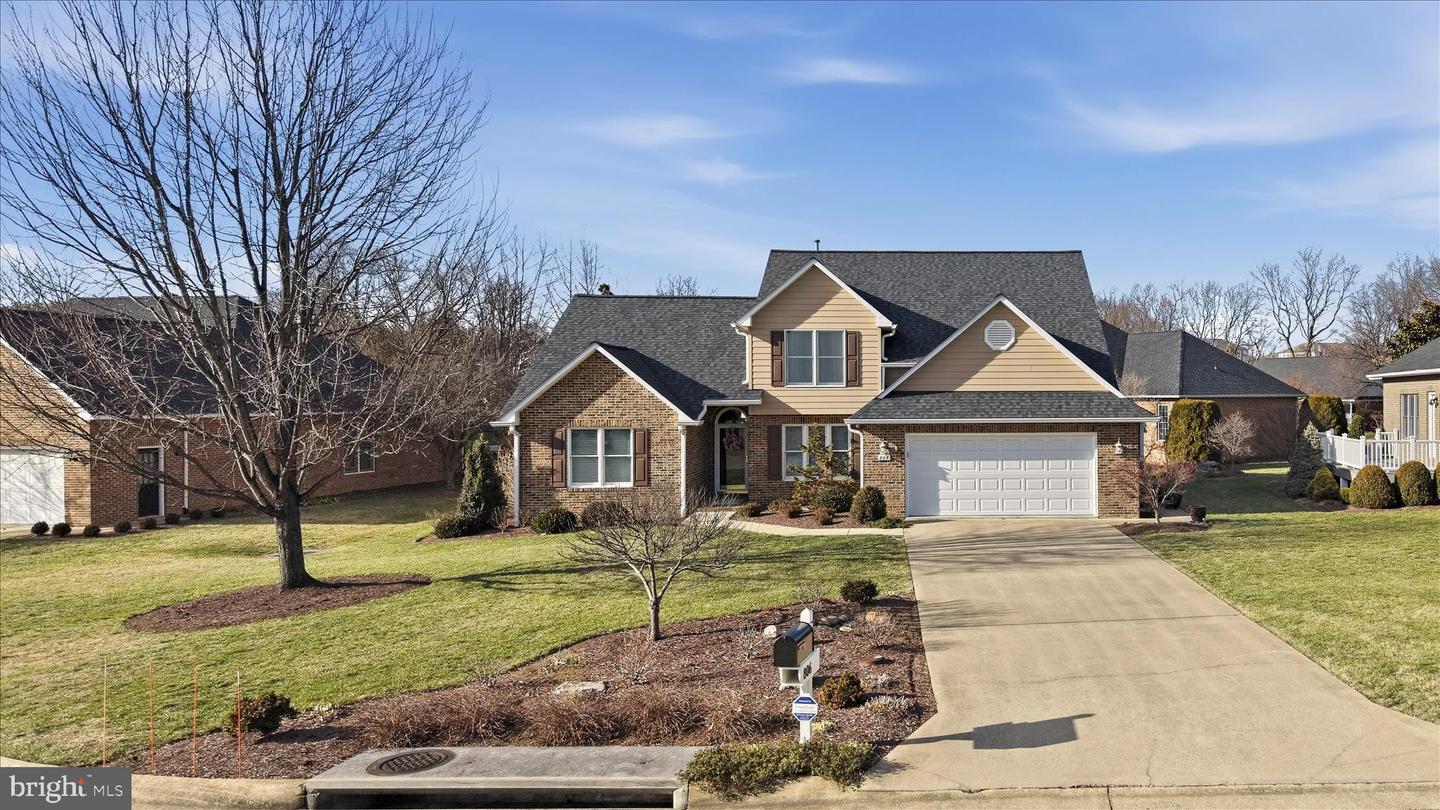 806 MAHONE DR, WINCHESTER, Virginia 22601, 4 Bedrooms Bedrooms, ,2 BathroomsBathrooms,Residential,For sale,806 MAHONE DR,VAWI2009820 MLS # VAWI2009820