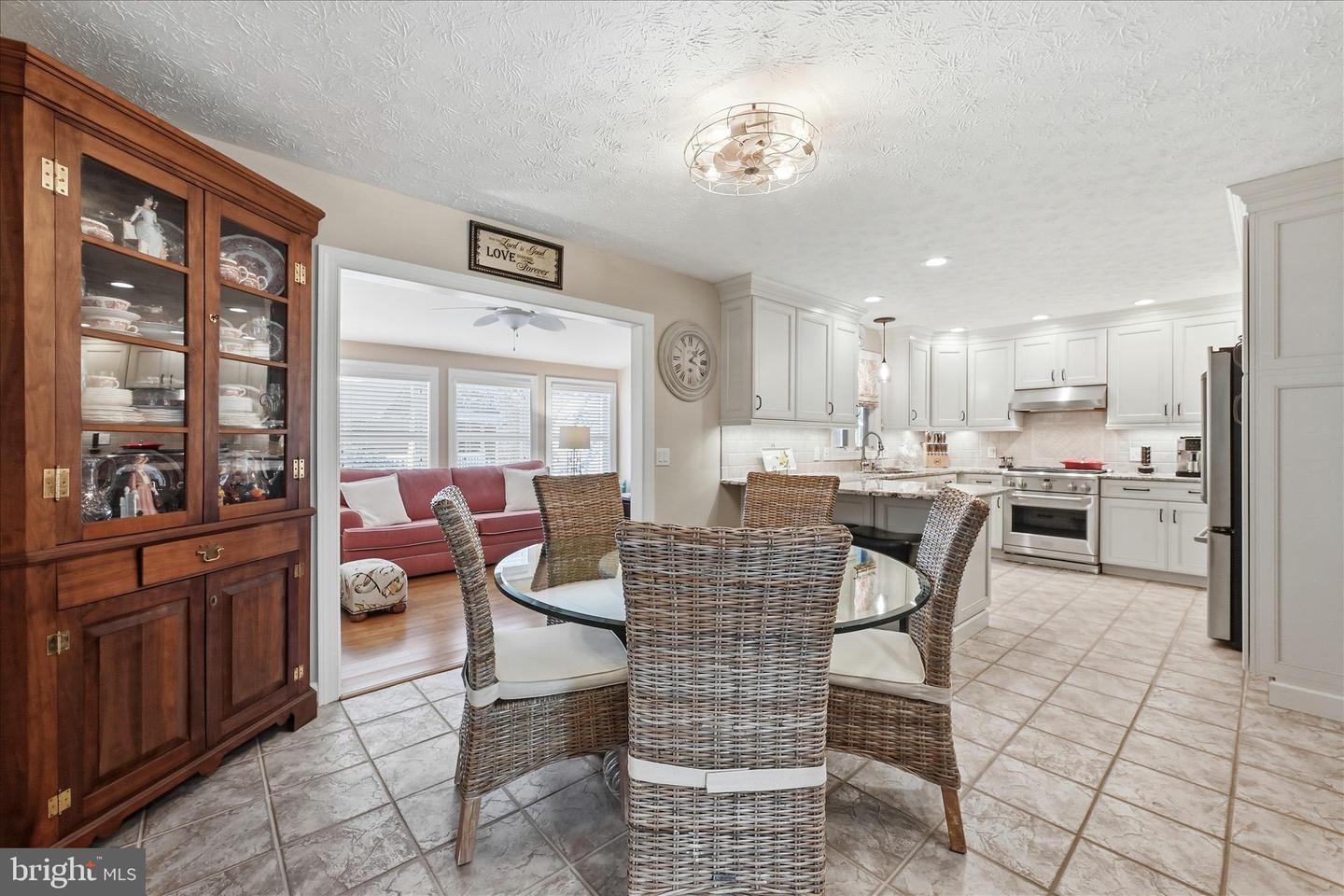 806 MAHONE DR, WINCHESTER, Virginia 22601, 4 Bedrooms Bedrooms, ,2 BathroomsBathrooms,Residential,For sale,806 MAHONE DR,VAWI2009820 MLS # VAWI2009820