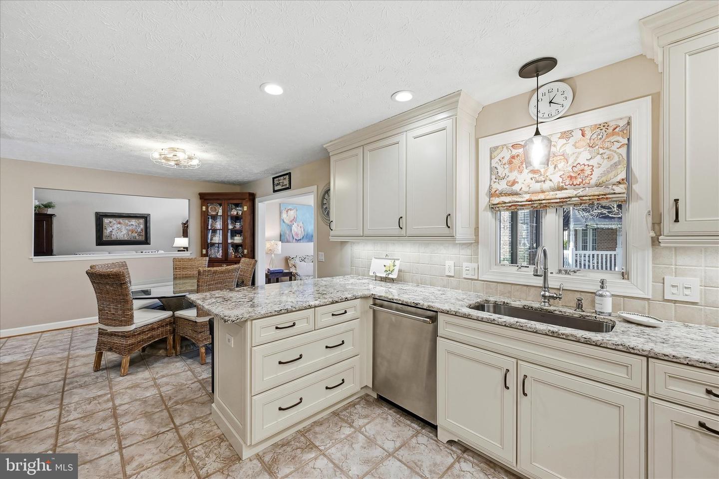 806 MAHONE DR, WINCHESTER, Virginia 22601, 4 Bedrooms Bedrooms, ,2 BathroomsBathrooms,Residential,For sale,806 MAHONE DR,VAWI2009820 MLS # VAWI2009820