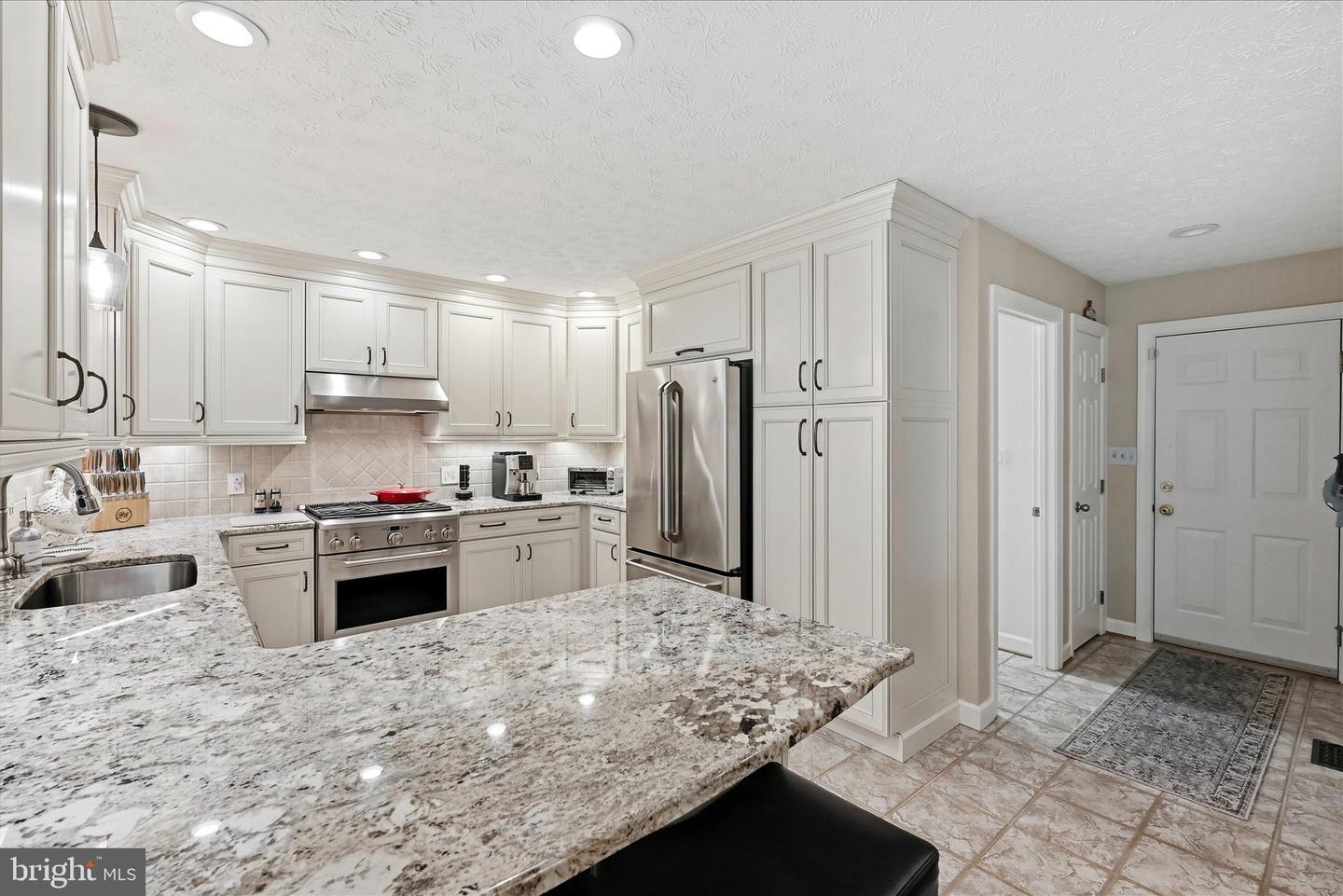 806 MAHONE DR, WINCHESTER, Virginia 22601, 4 Bedrooms Bedrooms, ,2 BathroomsBathrooms,Residential,For sale,806 MAHONE DR,VAWI2009820 MLS # VAWI2009820