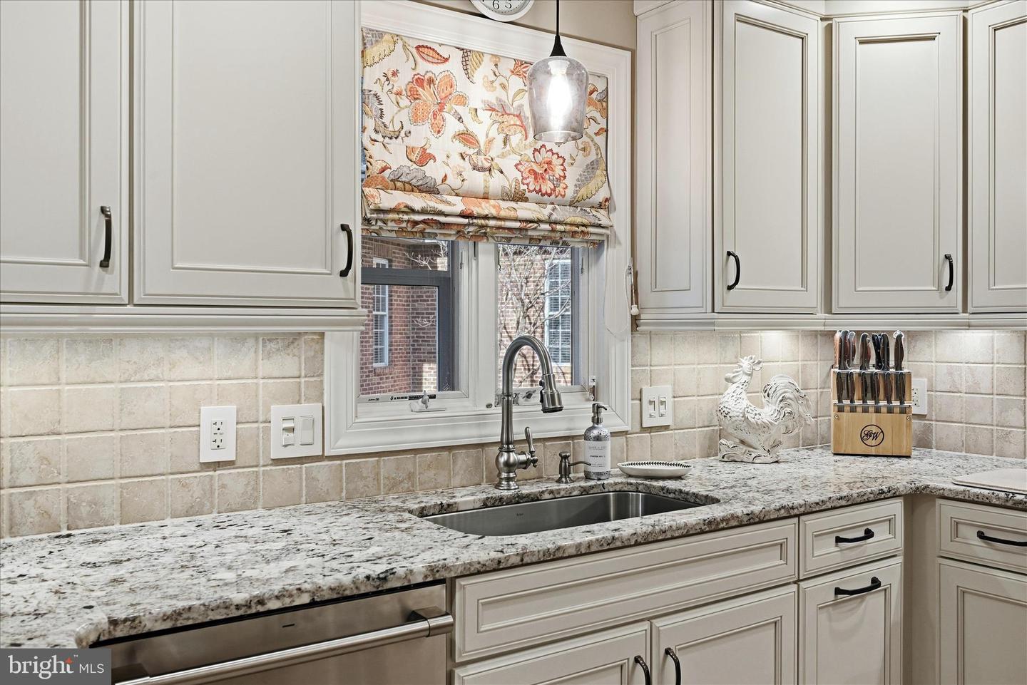 806 MAHONE DR, WINCHESTER, Virginia 22601, 4 Bedrooms Bedrooms, ,2 BathroomsBathrooms,Residential,For sale,806 MAHONE DR,VAWI2009820 MLS # VAWI2009820