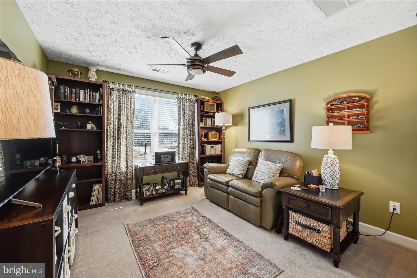 806 MAHONE DR, WINCHESTER, Virginia 22601, 4 Bedrooms Bedrooms, ,2 BathroomsBathrooms,Residential,For sale,806 MAHONE DR,VAWI2009820 MLS # VAWI2009820