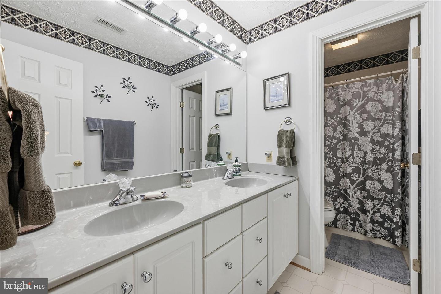 806 MAHONE DR, WINCHESTER, Virginia 22601, 4 Bedrooms Bedrooms, ,2 BathroomsBathrooms,Residential,For sale,806 MAHONE DR,VAWI2009820 MLS # VAWI2009820