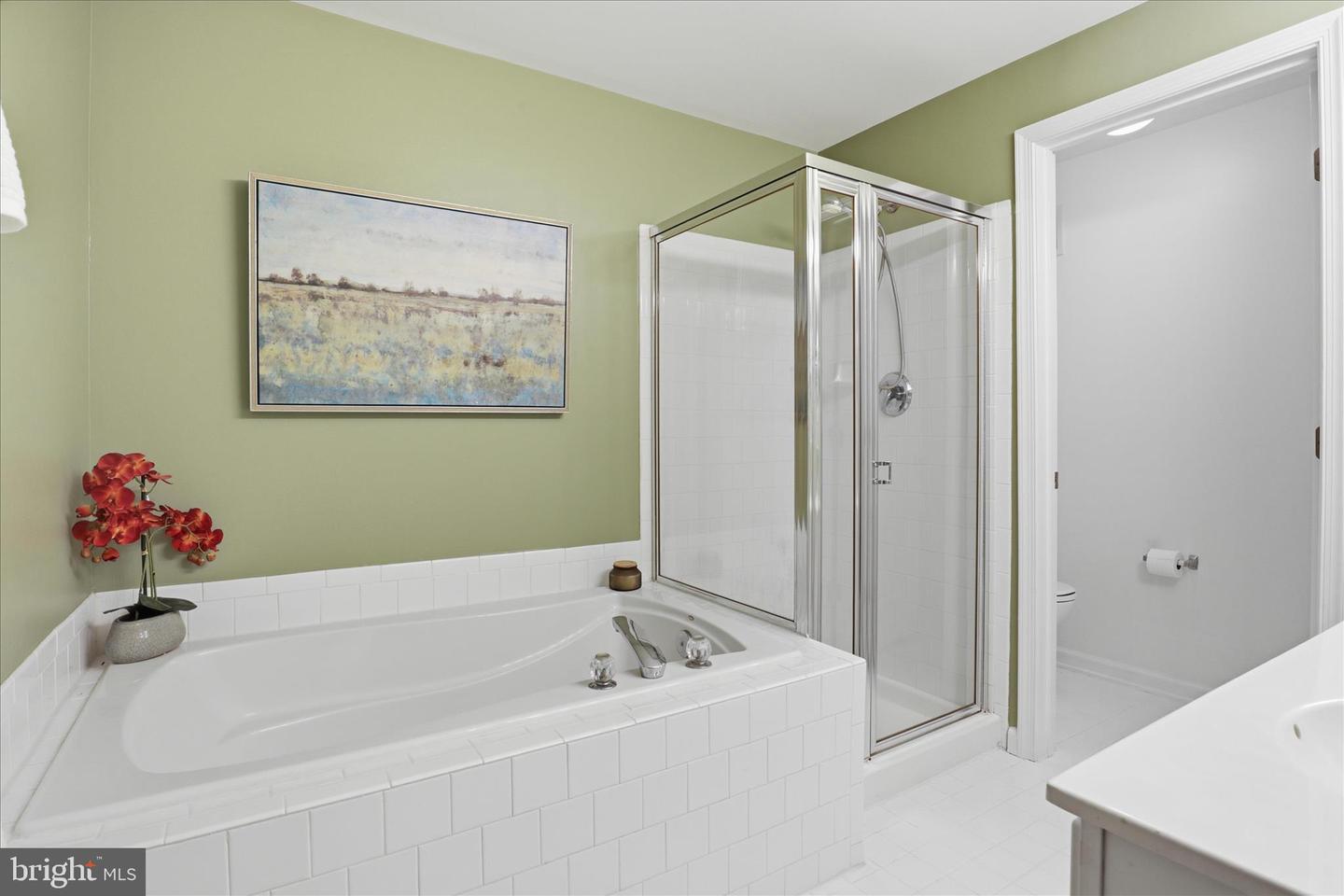 1410 ROUNDHOUSE LN, ALEXANDRIA, Virginia 22314, 2 Bedrooms Bedrooms, ,2 BathroomsBathrooms,Residential,For sale,1410 ROUNDHOUSE LN,VAAX2053442 MLS # VAAX2053442