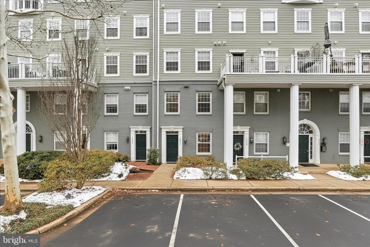 1410 ROUNDHOUSE LN, ALEXANDRIA, Virginia 22314, 2 Bedrooms Bedrooms, ,2 BathroomsBathrooms,Residential,For sale,1410 ROUNDHOUSE LN,VAAX2053442 MLS # VAAX2053442