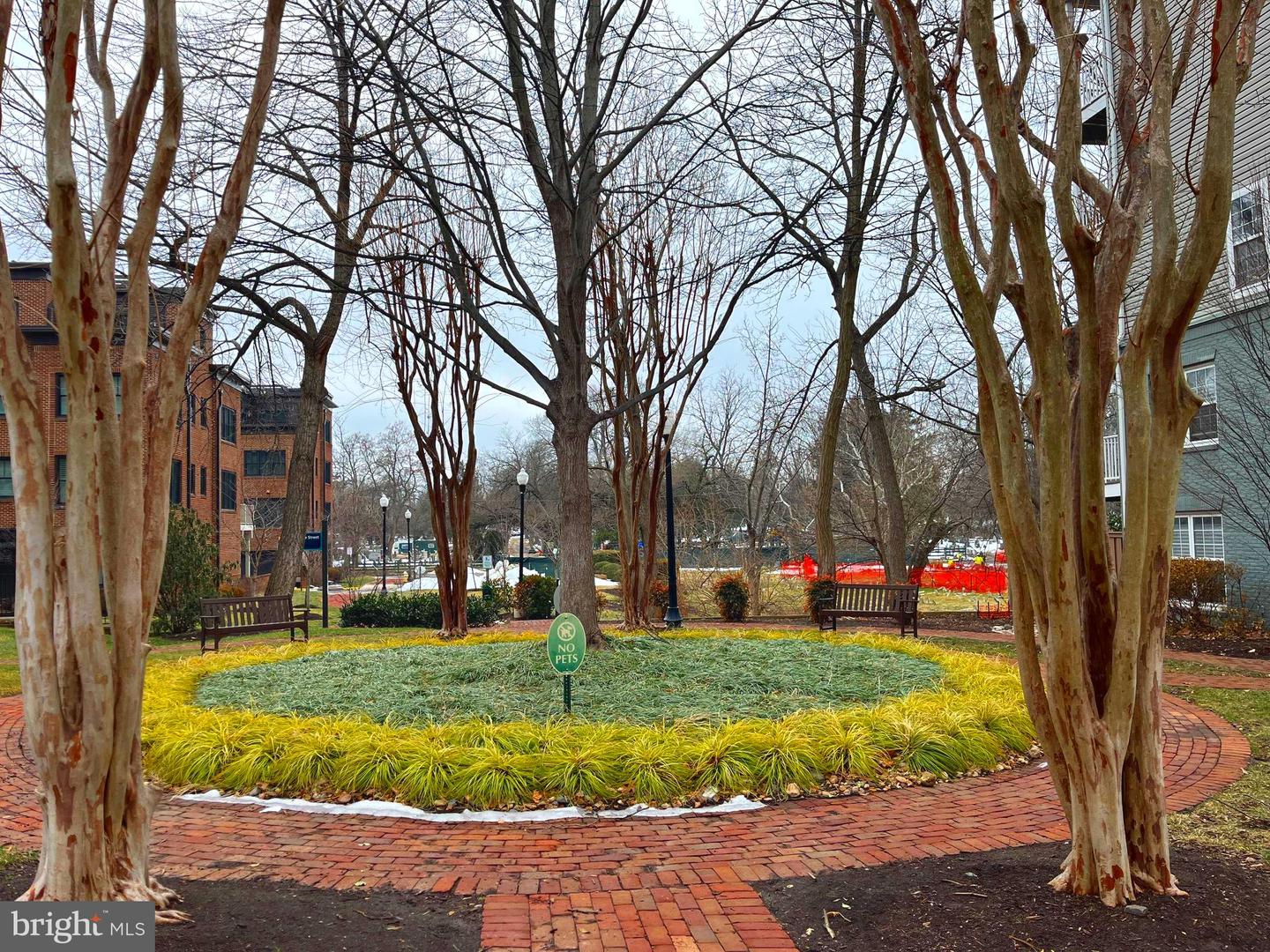 1410 ROUNDHOUSE LN, ALEXANDRIA, Virginia 22314, 2 Bedrooms Bedrooms, ,2 BathroomsBathrooms,Residential,For sale,1410 ROUNDHOUSE LN,VAAX2053442 MLS # VAAX2053442