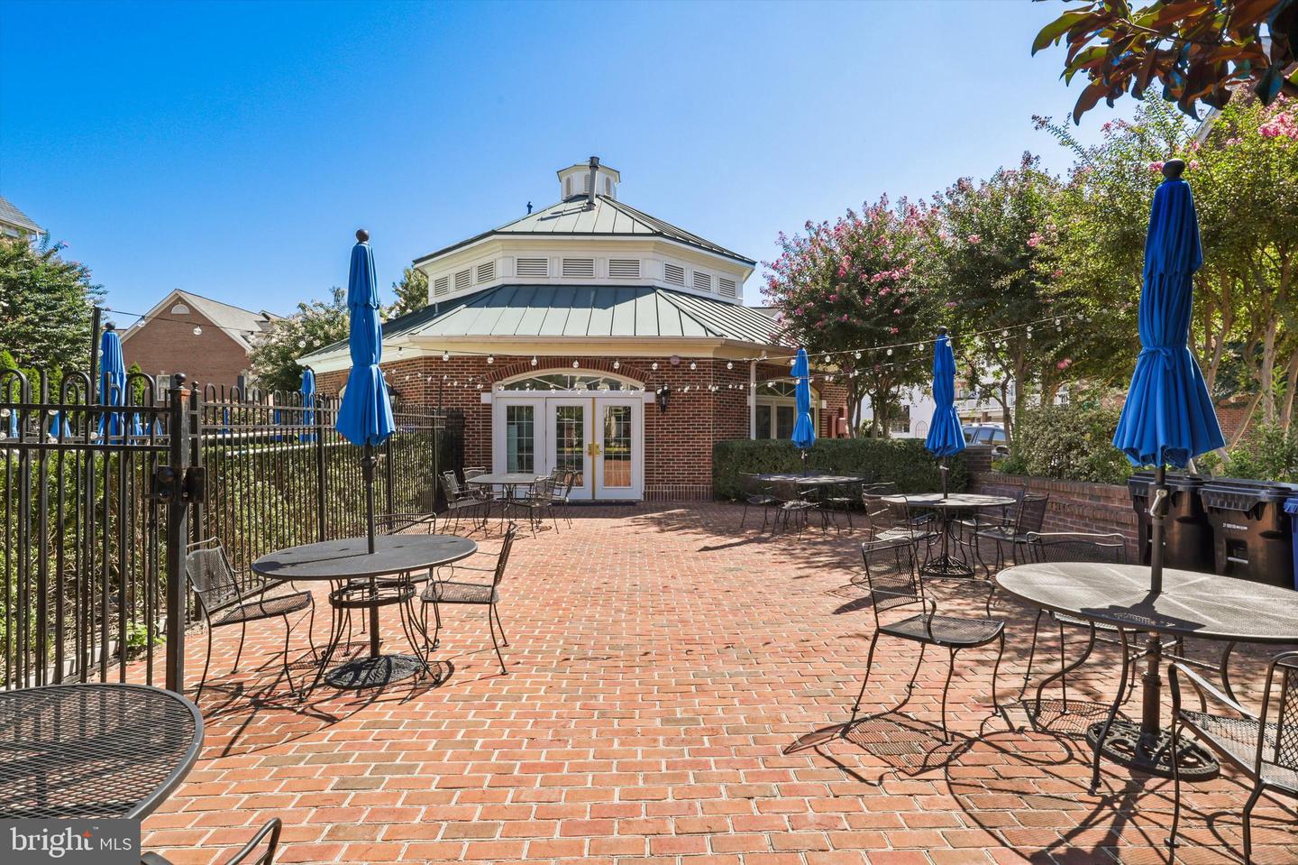 1410 ROUNDHOUSE LN, ALEXANDRIA, Virginia 22314, 2 Bedrooms Bedrooms, ,2 BathroomsBathrooms,Residential,For sale,1410 ROUNDHOUSE LN,VAAX2053442 MLS # VAAX2053442