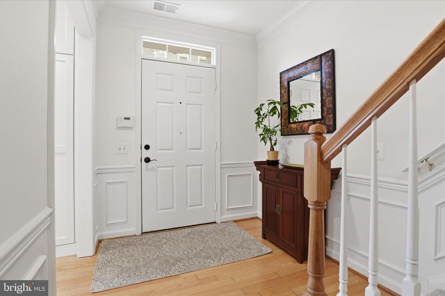 1410 ROUNDHOUSE LN, ALEXANDRIA, Virginia 22314, 2 Bedrooms Bedrooms, ,2 BathroomsBathrooms,Residential,For sale,1410 ROUNDHOUSE LN,VAAX2053442 MLS # VAAX2053442