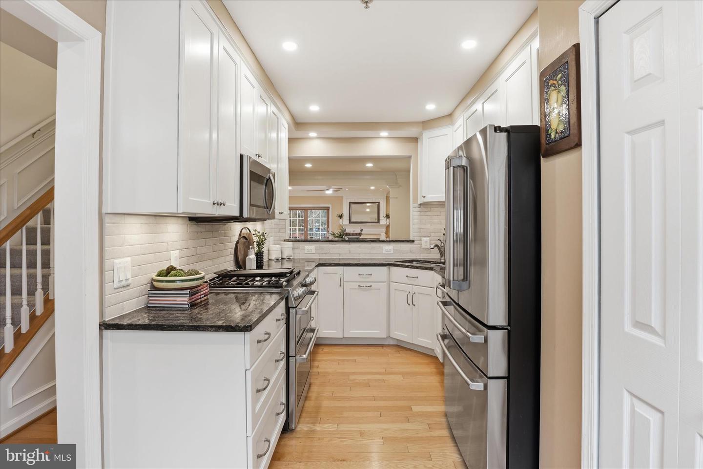 1410 ROUNDHOUSE LN, ALEXANDRIA, Virginia 22314, 2 Bedrooms Bedrooms, ,2 BathroomsBathrooms,Residential,For sale,1410 ROUNDHOUSE LN,VAAX2053442 MLS # VAAX2053442