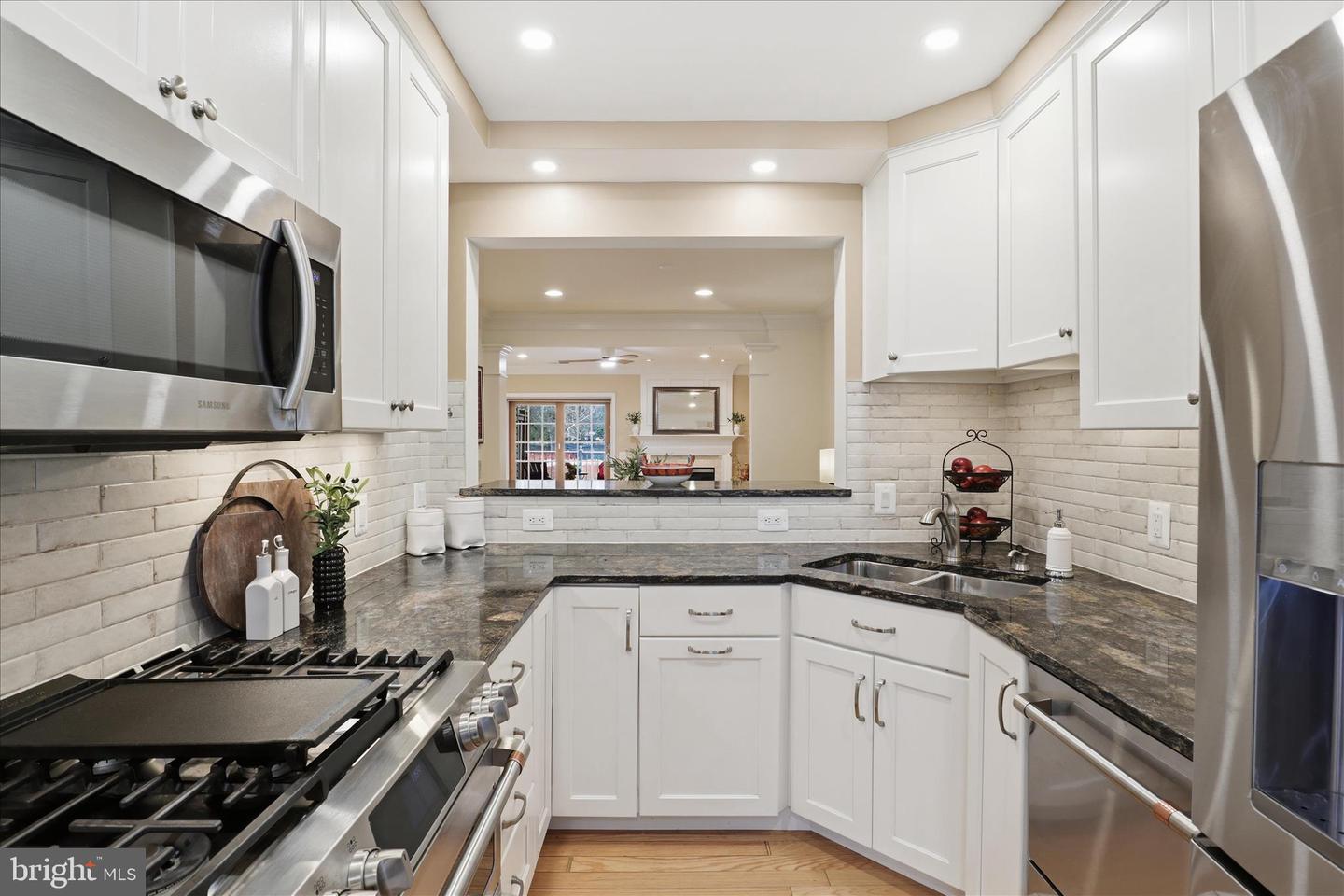 1410 ROUNDHOUSE LN, ALEXANDRIA, Virginia 22314, 2 Bedrooms Bedrooms, ,2 BathroomsBathrooms,Residential,For sale,1410 ROUNDHOUSE LN,VAAX2053442 MLS # VAAX2053442