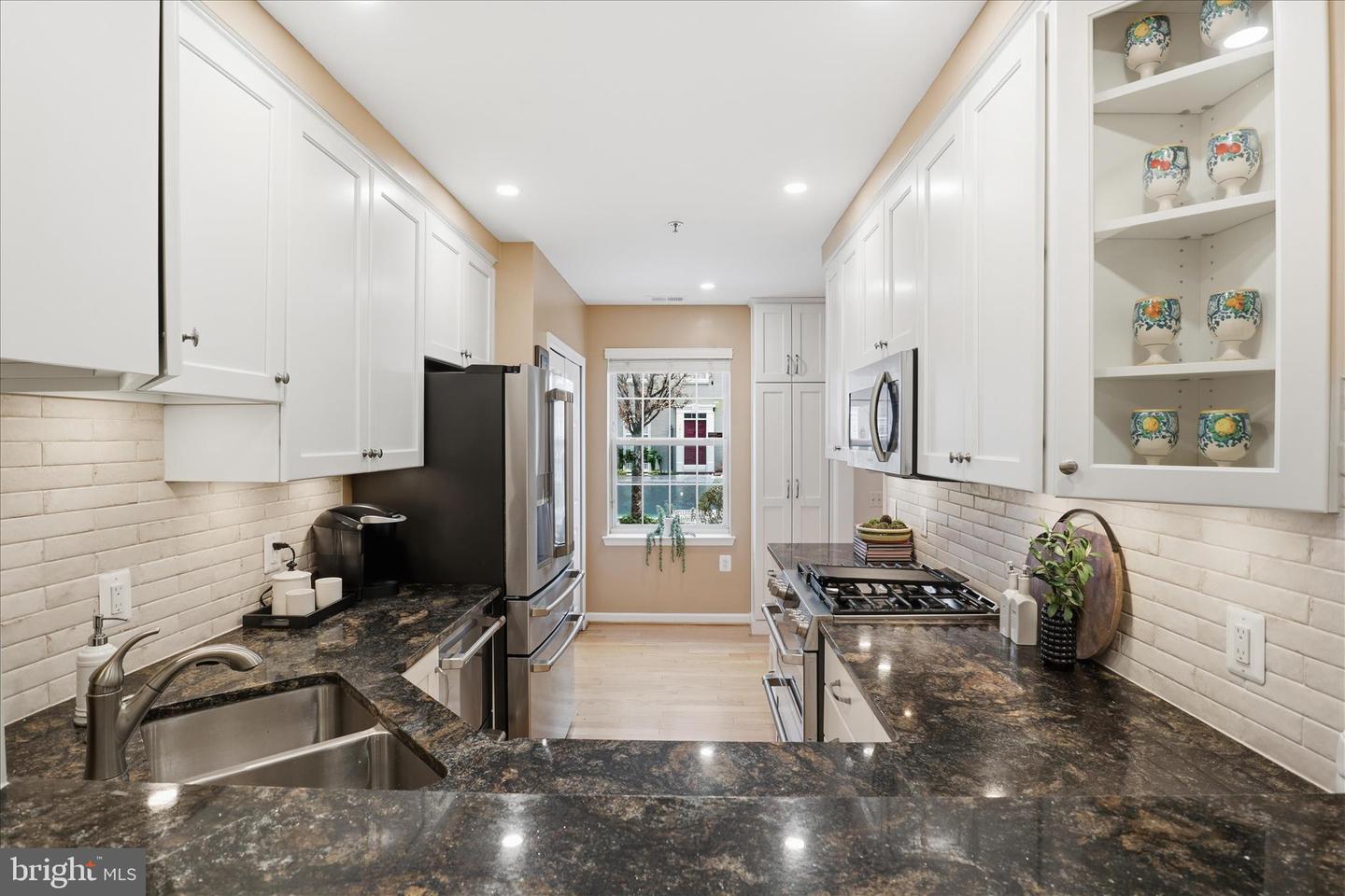 1410 ROUNDHOUSE LN, ALEXANDRIA, Virginia 22314, 2 Bedrooms Bedrooms, ,2 BathroomsBathrooms,Residential,For sale,1410 ROUNDHOUSE LN,VAAX2053442 MLS # VAAX2053442