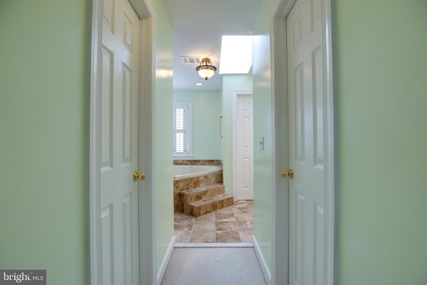 6185 SNOWHILL CT, CENTREVILLE, Virginia 20120, 5 Bedrooms Bedrooms, ,3 BathroomsBathrooms,Residential,For sale,6185 SNOWHILL CT,VAFX2287140 MLS # VAFX2287140