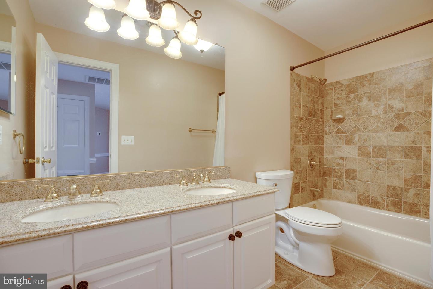 6185 SNOWHILL CT, CENTREVILLE, Virginia 20120, 5 Bedrooms Bedrooms, ,3 BathroomsBathrooms,Residential,For sale,6185 SNOWHILL CT,VAFX2287140 MLS # VAFX2287140