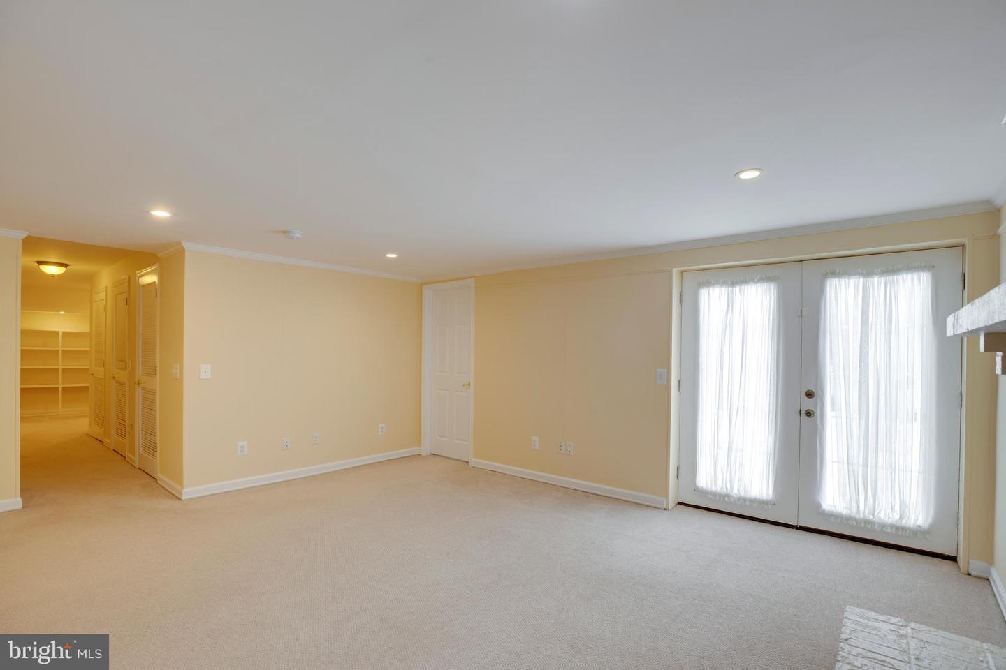 6185 SNOWHILL CT, CENTREVILLE, Virginia 20120, 5 Bedrooms Bedrooms, ,3 BathroomsBathrooms,Residential,For sale,6185 SNOWHILL CT,VAFX2287140 MLS # VAFX2287140