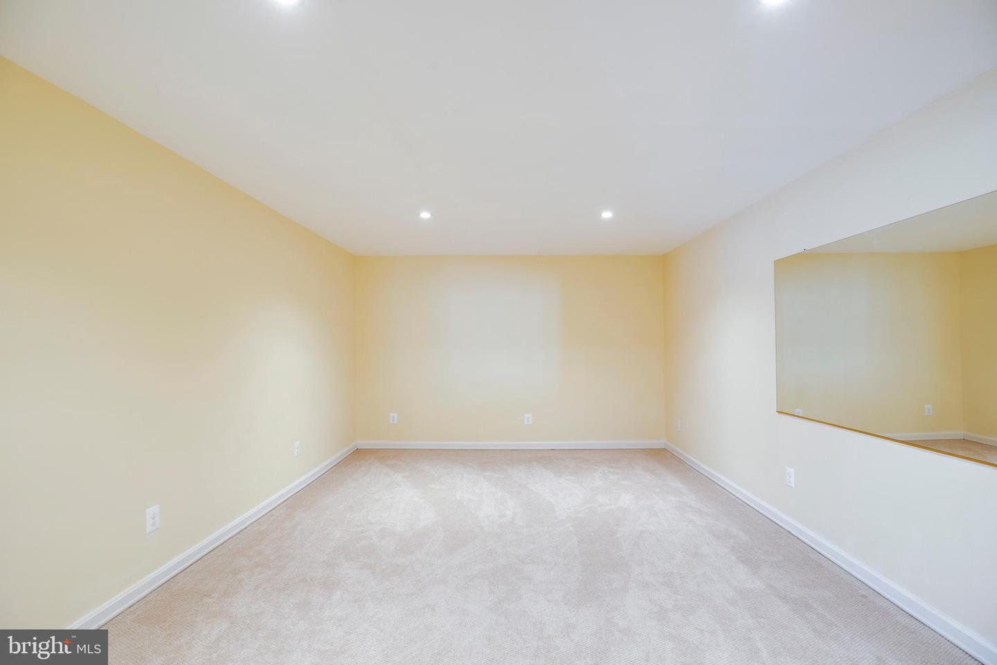 6185 SNOWHILL CT, CENTREVILLE, Virginia 20120, 5 Bedrooms Bedrooms, ,3 BathroomsBathrooms,Residential,For sale,6185 SNOWHILL CT,VAFX2287140 MLS # VAFX2287140