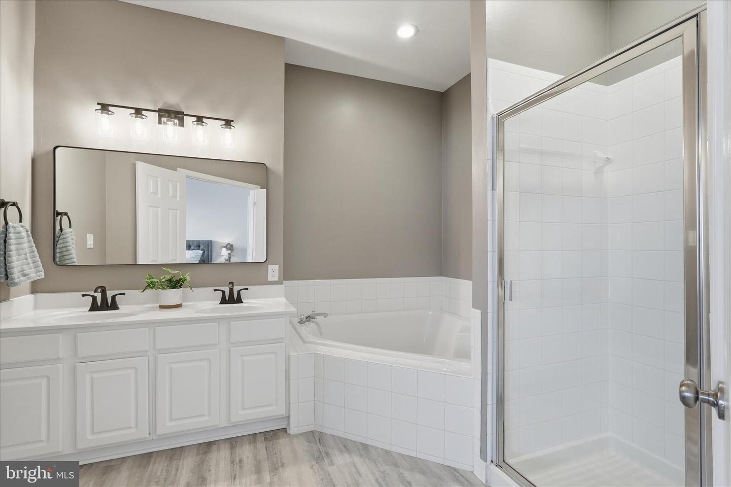 46164 CHESTER TER, STERLING, Virginia 20165, 3 Bedrooms Bedrooms, ,2 BathroomsBathrooms,Residential,For sale,46164 CHESTER TER,VALO2114494 MLS # VALO2114494