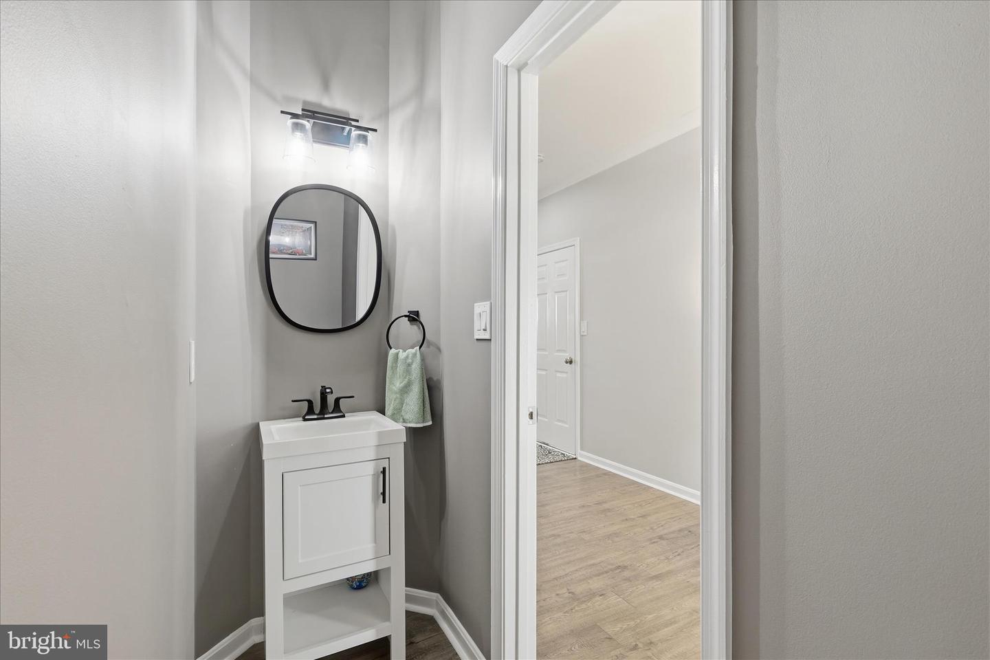 46164 CHESTER TER, STERLING, Virginia 20165, 3 Bedrooms Bedrooms, ,2 BathroomsBathrooms,Residential,For sale,46164 CHESTER TER,VALO2114494 MLS # VALO2114494