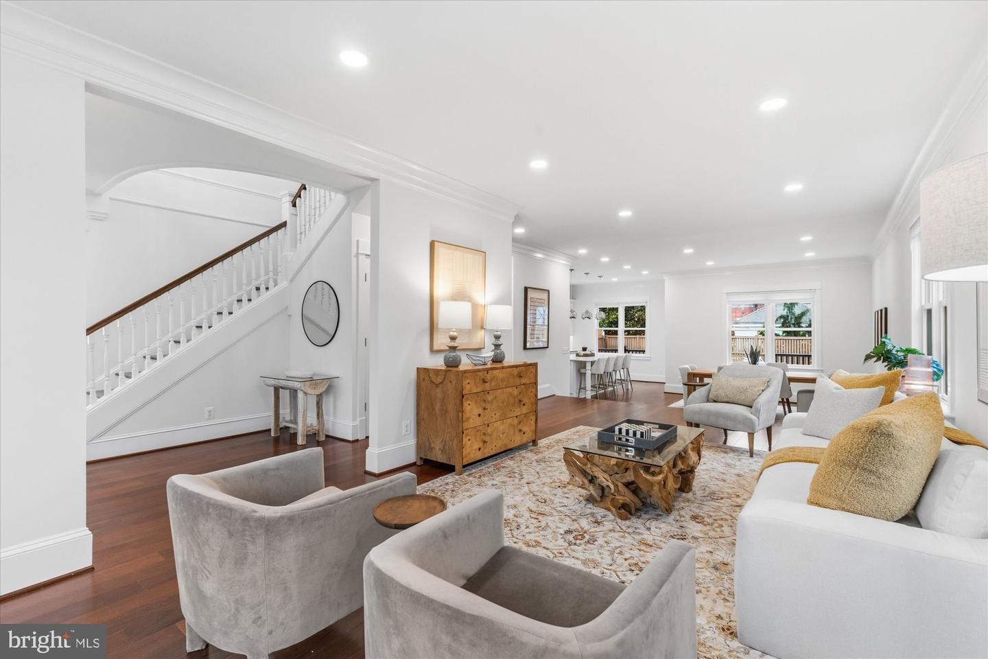 106 E OXFORD AVE, ALEXANDRIA, Virginia 22301, 3 Bedrooms Bedrooms, ,3 BathroomsBathrooms,Residential,For sale,106 E OXFORD AVE,VAAX2053474 MLS # VAAX2053474