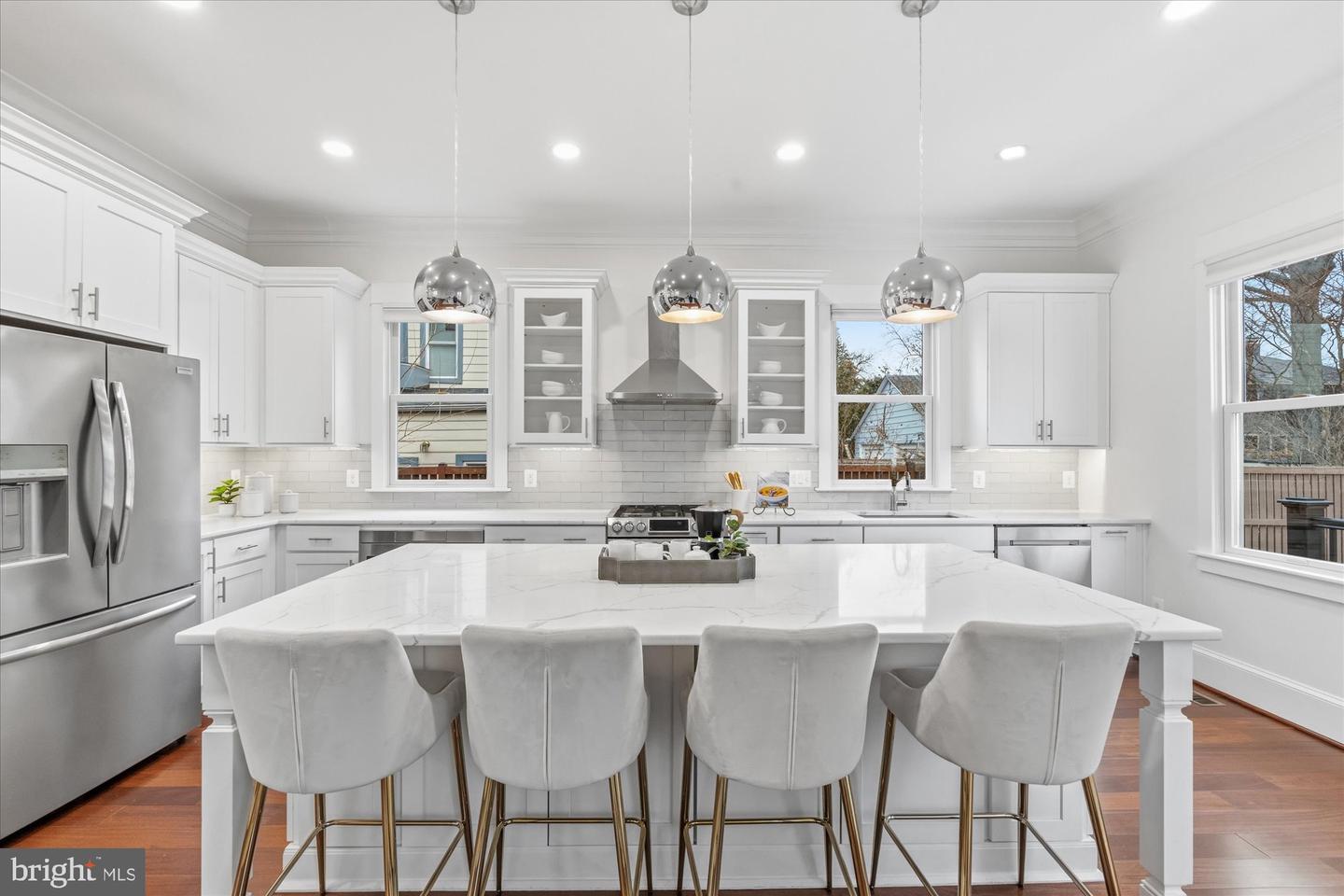 106 E OXFORD AVE, ALEXANDRIA, Virginia 22301, 3 Bedrooms Bedrooms, ,3 BathroomsBathrooms,Residential,For sale,106 E OXFORD AVE,VAAX2053474 MLS # VAAX2053474