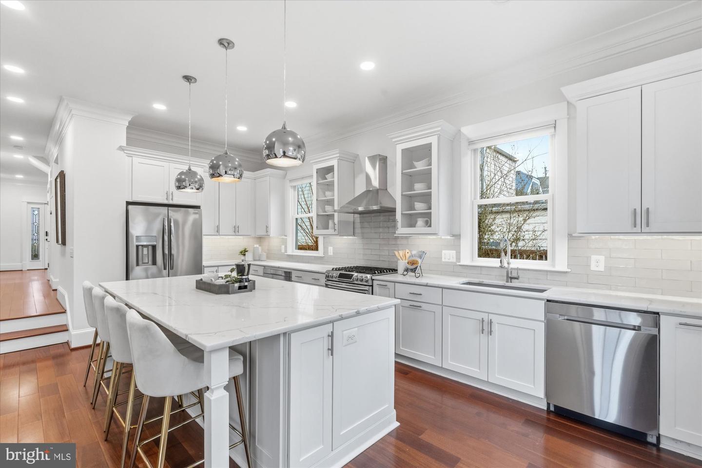 106 E OXFORD AVE, ALEXANDRIA, Virginia 22301, 3 Bedrooms Bedrooms, ,3 BathroomsBathrooms,Residential,For sale,106 E OXFORD AVE,VAAX2053474 MLS # VAAX2053474