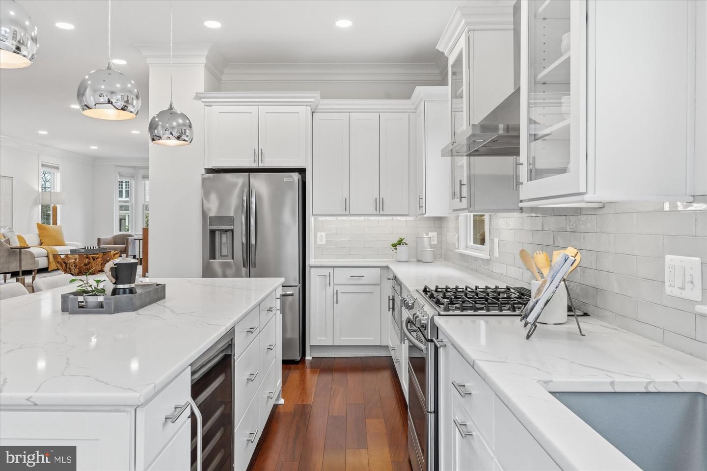 106 E OXFORD AVE, ALEXANDRIA, Virginia 22301, 3 Bedrooms Bedrooms, ,3 BathroomsBathrooms,Residential,For sale,106 E OXFORD AVE,VAAX2053474 MLS # VAAX2053474