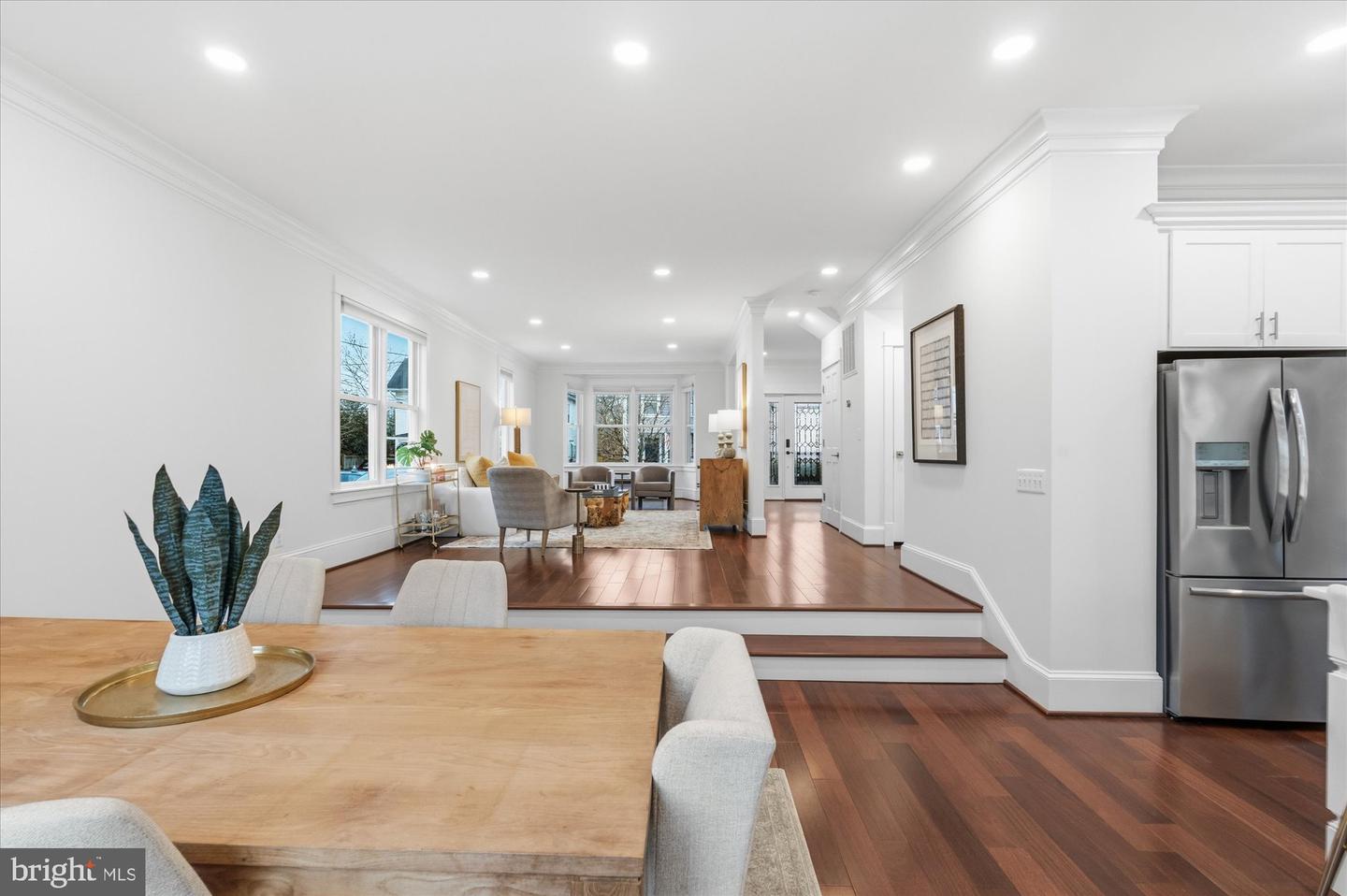 106 E OXFORD AVE, ALEXANDRIA, Virginia 22301, 3 Bedrooms Bedrooms, ,3 BathroomsBathrooms,Residential,For sale,106 E OXFORD AVE,VAAX2053474 MLS # VAAX2053474