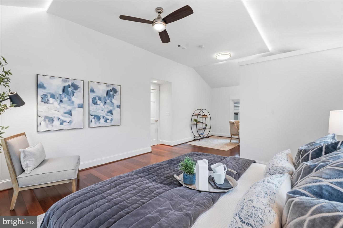 106 E OXFORD AVE, ALEXANDRIA, Virginia 22301, 3 Bedrooms Bedrooms, ,3 BathroomsBathrooms,Residential,For sale,106 E OXFORD AVE,VAAX2053474 MLS # VAAX2053474