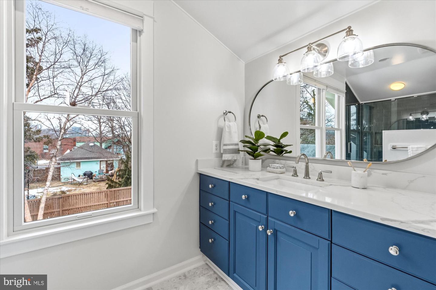 106 E OXFORD AVE, ALEXANDRIA, Virginia 22301, 3 Bedrooms Bedrooms, ,3 BathroomsBathrooms,Residential,For sale,106 E OXFORD AVE,VAAX2053474 MLS # VAAX2053474