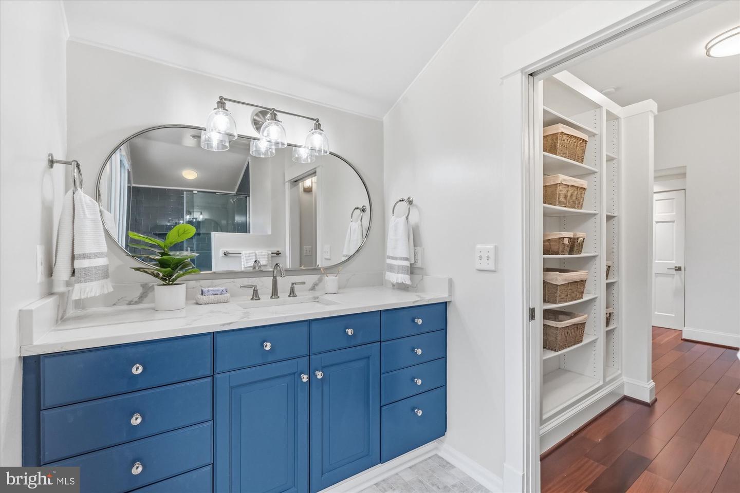 106 E OXFORD AVE, ALEXANDRIA, Virginia 22301, 3 Bedrooms Bedrooms, ,3 BathroomsBathrooms,Residential,For sale,106 E OXFORD AVE,VAAX2053474 MLS # VAAX2053474