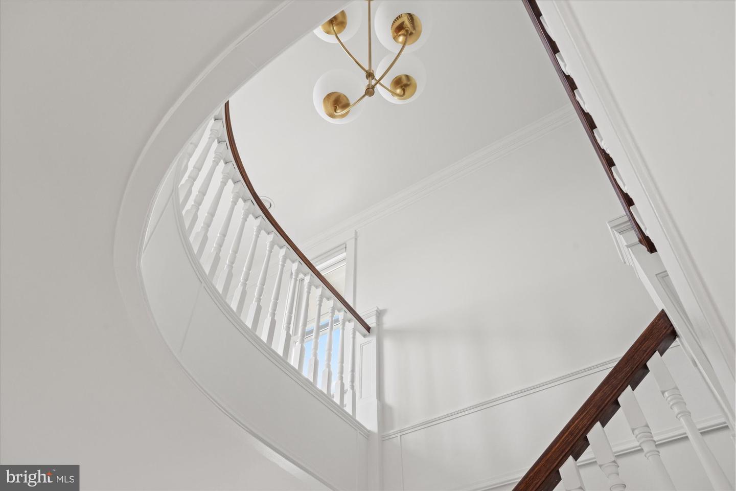 106 E OXFORD AVE, ALEXANDRIA, Virginia 22301, 3 Bedrooms Bedrooms, ,3 BathroomsBathrooms,Residential,For sale,106 E OXFORD AVE,VAAX2053474 MLS # VAAX2053474