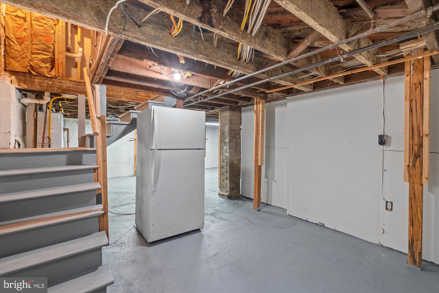 106 E OXFORD AVE, ALEXANDRIA, Virginia 22301, 3 Bedrooms Bedrooms, ,3 BathroomsBathrooms,Residential,For sale,106 E OXFORD AVE,VAAX2053474 MLS # VAAX2053474