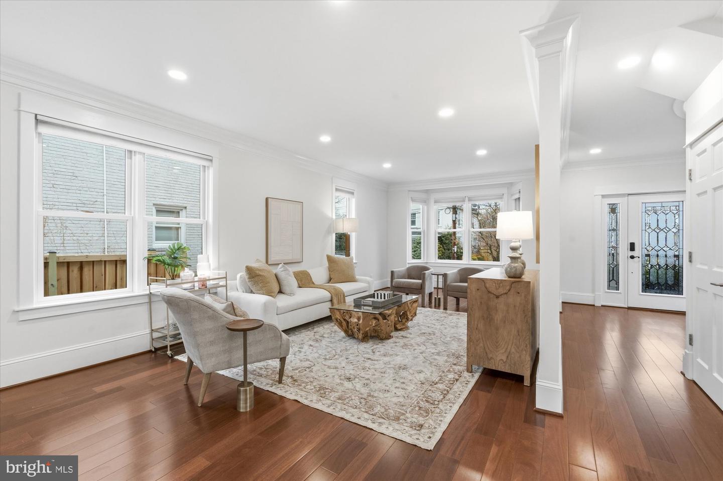 106 E OXFORD AVE, ALEXANDRIA, Virginia 22301, 3 Bedrooms Bedrooms, ,3 BathroomsBathrooms,Residential,For sale,106 E OXFORD AVE,VAAX2053474 MLS # VAAX2053474