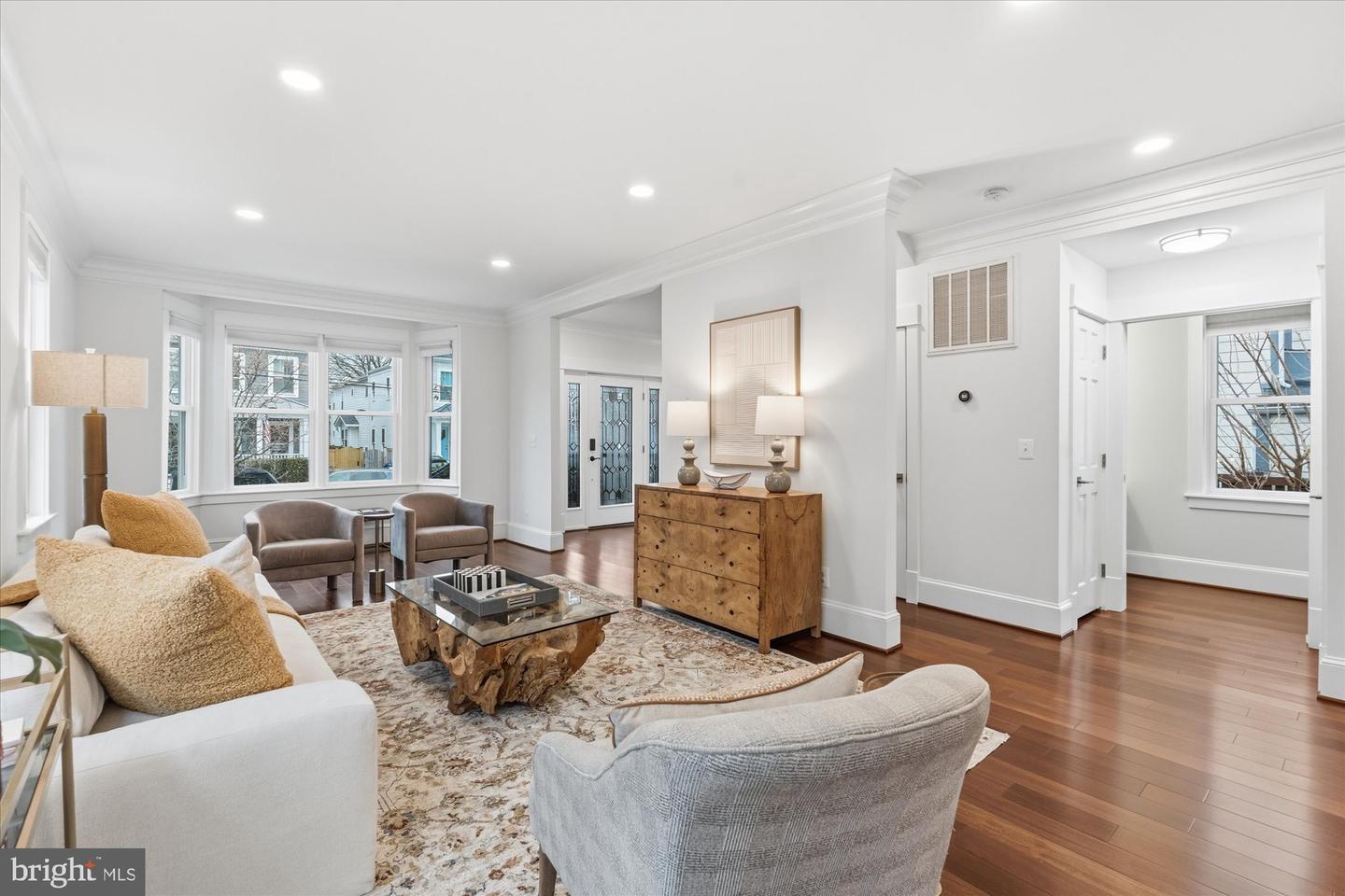 106 E OXFORD AVE, ALEXANDRIA, Virginia 22301, 3 Bedrooms Bedrooms, ,3 BathroomsBathrooms,Residential,For sale,106 E OXFORD AVE,VAAX2053474 MLS # VAAX2053474