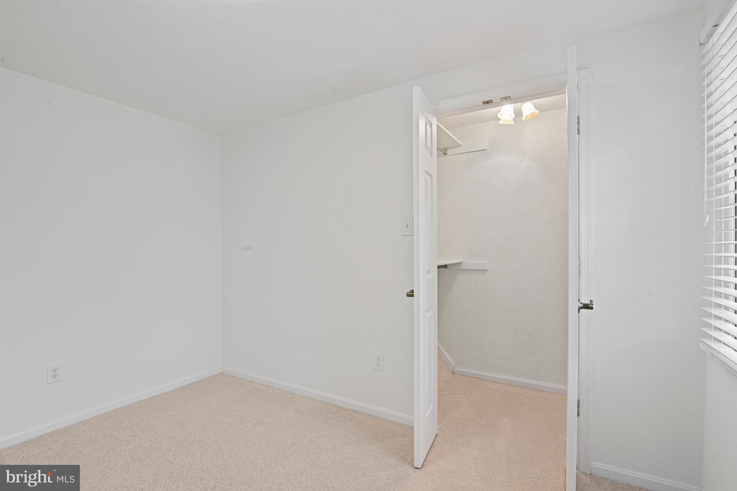 12815 BRIERY RIVER TER, HERNDON, Virginia 20170, 4 Bedrooms Bedrooms, 7 Rooms Rooms,2 BathroomsBathrooms,Residential,For sale,12815 BRIERY RIVER TER,VAFX2287686 MLS # VAFX2287686 12815 BRIERY RIVER TER, HERNDON, Virginia 20170, 4 Bedrooms Bedrooms, 7 Rooms Rooms,2 BathroomsBathrooms,Residential,For sale,12815 BRIERY RIVER TER,VAFX2287686 MLS # VAFX2287686