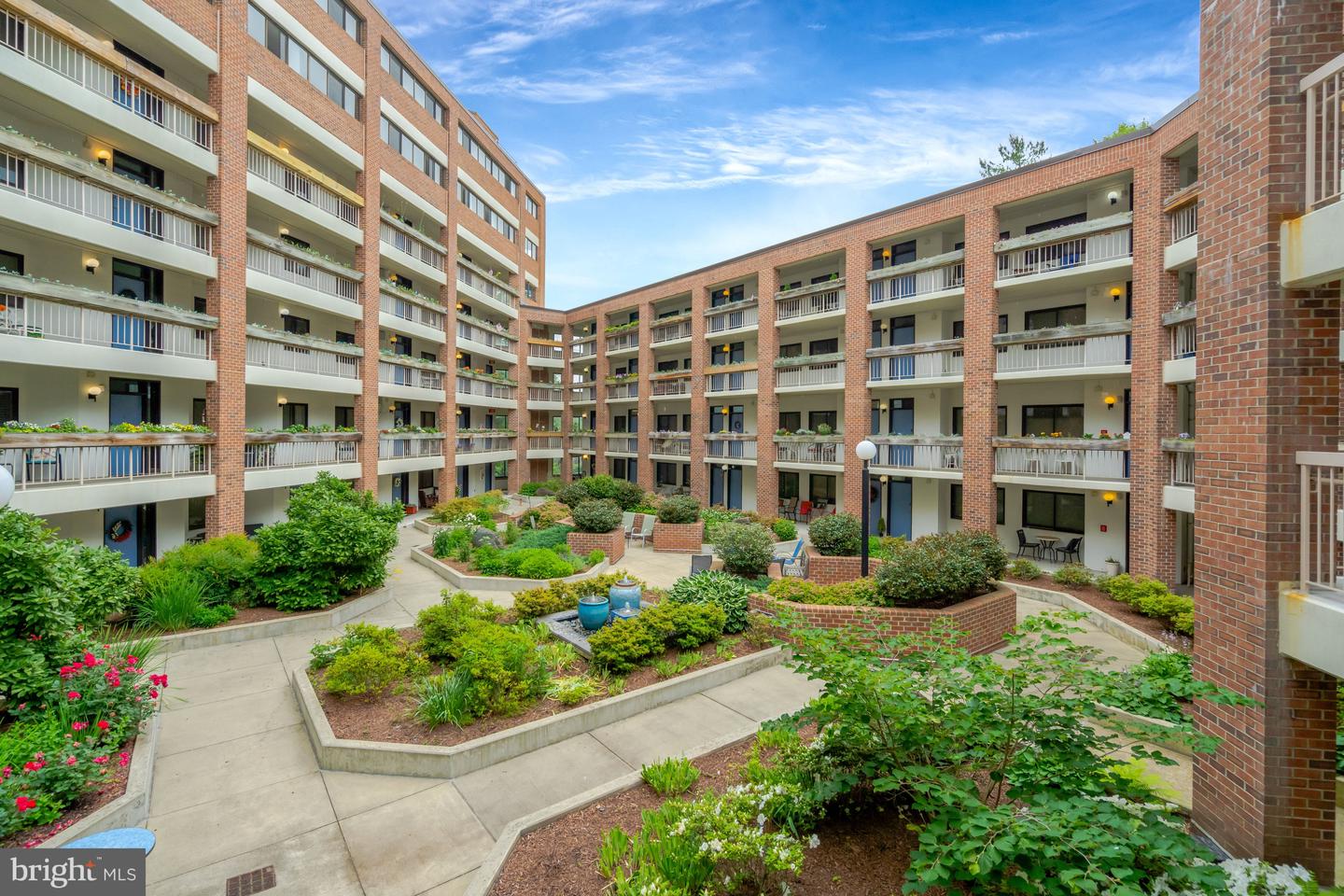 1951 SAGEWOOD LN #619, RESTON, Virginia 20191, 2 Bedrooms Bedrooms, ,2 BathroomsBathrooms,Residential,For sale,1951 SAGEWOOD LN #619,VAFX2287710 MLS # VAFX2287710