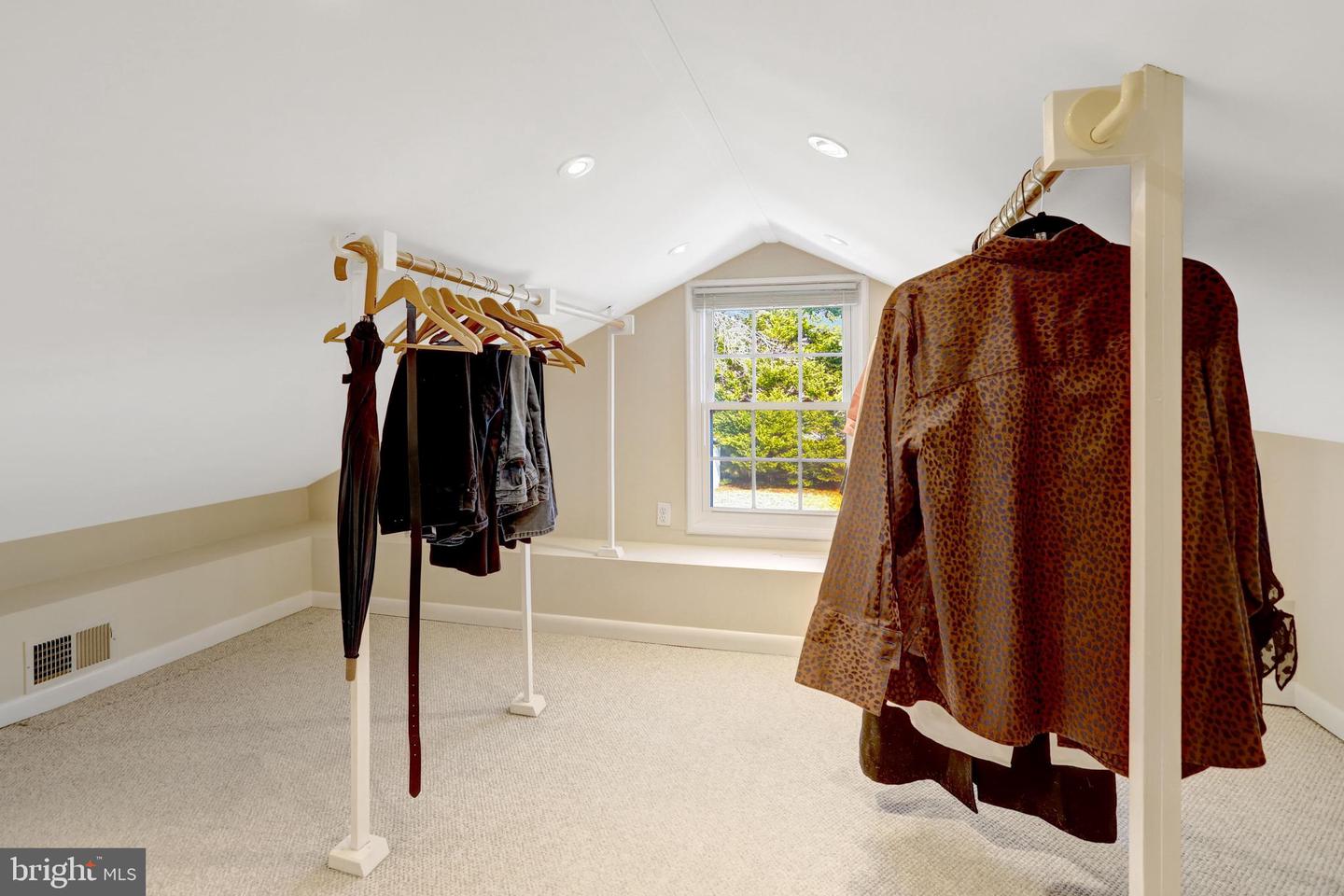 6070 WOOTEN DR, FALLS CHURCH, Virginia 22044, 3 Bedrooms Bedrooms, ,3 BathroomsBathrooms,Residential,For sale,6070 WOOTEN DR,VAFX2287604 MLS # VAFX2287604 6070 WOOTEN DR, FALLS CHURCH, Virginia 22044, 3 Bedrooms Bedrooms, ,3 BathroomsBathrooms,Residential,For sale,6070 WOOTEN DR,VAFX2287604 MLS # VAFX2287604