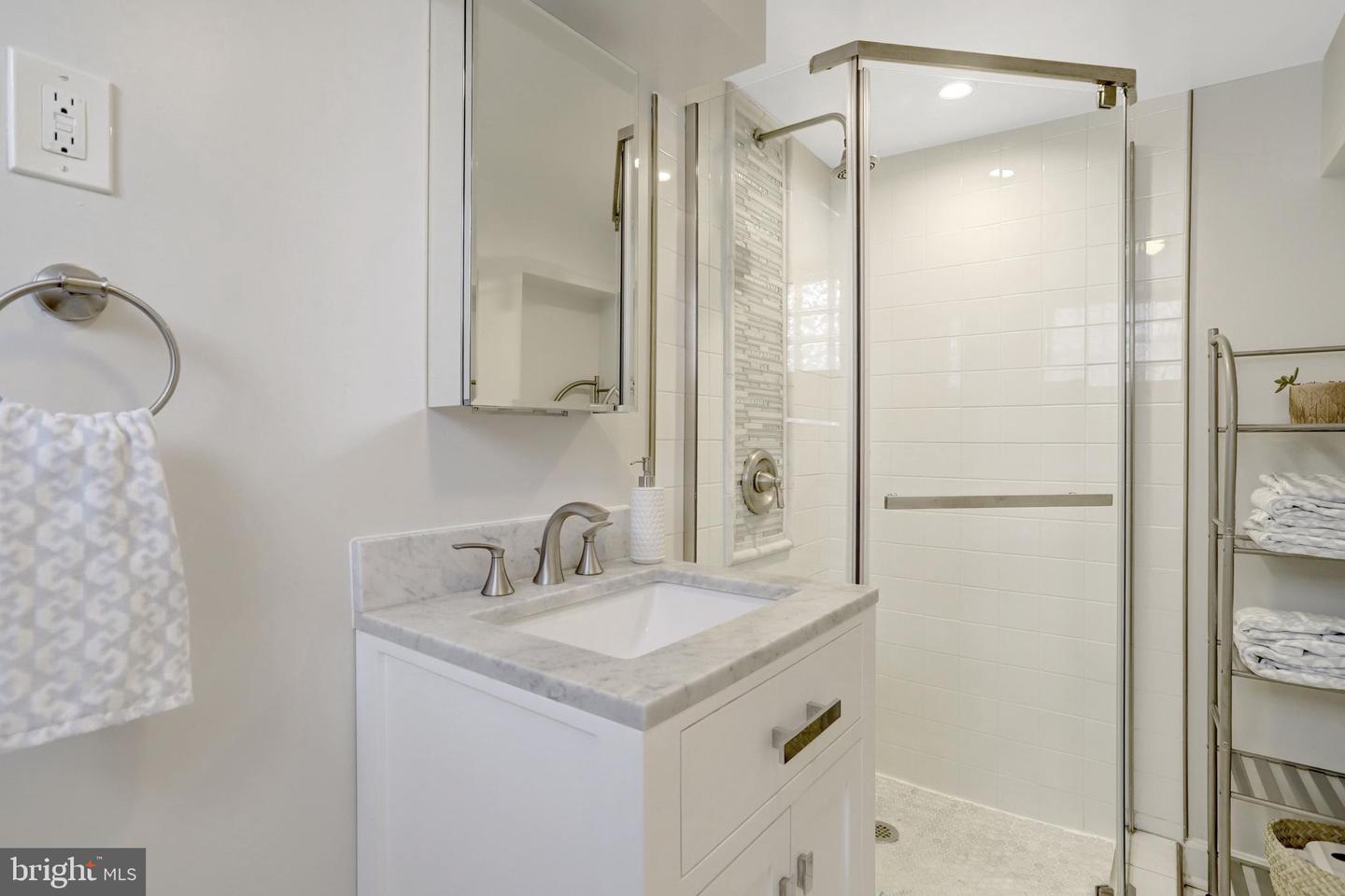 6070 WOOTEN DR, FALLS CHURCH, Virginia 22044, 3 Bedrooms Bedrooms, ,3 BathroomsBathrooms,Residential,For sale,6070 WOOTEN DR,VAFX2287604 MLS # VAFX2287604 6070 WOOTEN DR, FALLS CHURCH, Virginia 22044, 3 Bedrooms Bedrooms, ,3 BathroomsBathrooms,Residential,For sale,6070 WOOTEN DR,VAFX2287604 MLS # VAFX2287604