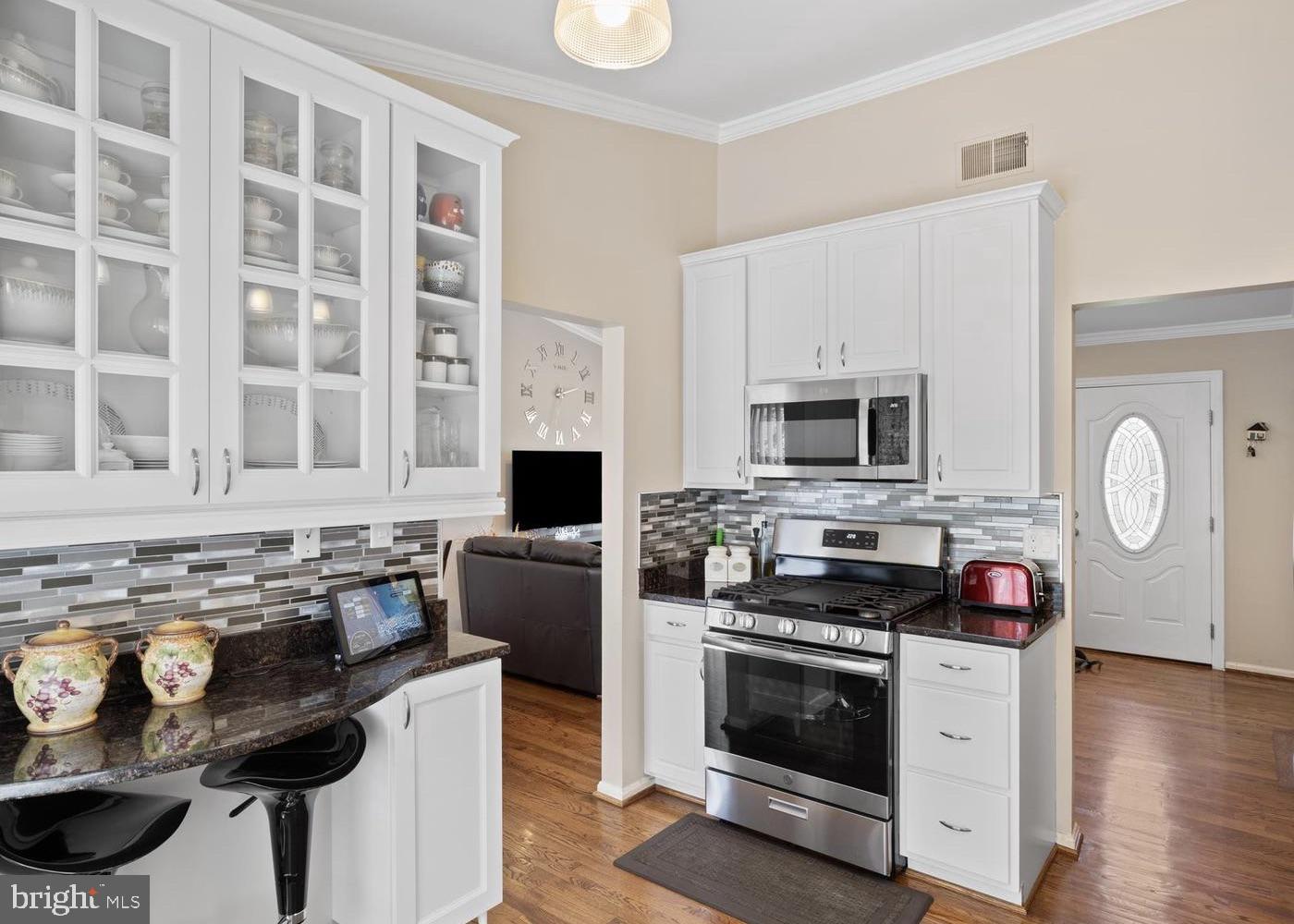 13515 KING CHARLES DR, CHANTILLY, Virginia 20151, 4 Bedrooms Bedrooms, ,3 BathroomsBathrooms,Residential,For sale,13515 KING CHARLES DR,VAFX2287618 MLS # VAFX2287618