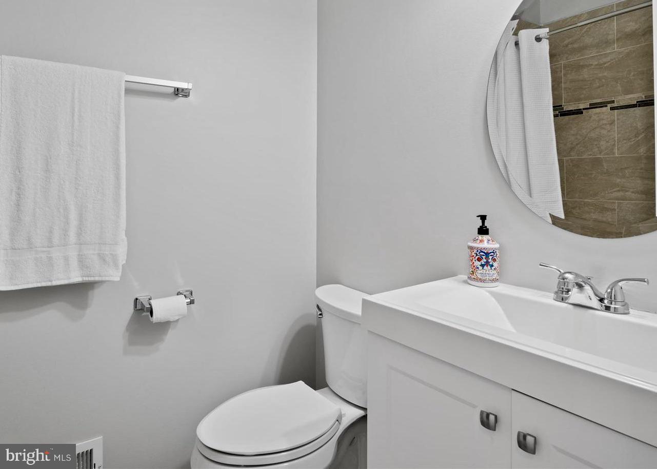 13515 KING CHARLES DR, CHANTILLY, Virginia 20151, 4 Bedrooms Bedrooms, ,3 BathroomsBathrooms,Residential,For sale,13515 KING CHARLES DR,VAFX2287618 MLS # VAFX2287618