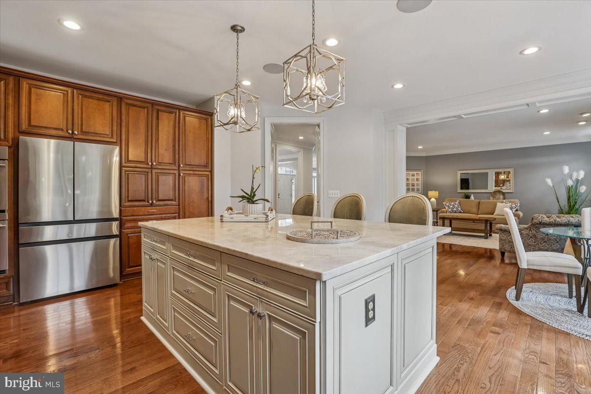 10321 LYNCH LN, OAKTON, Virginia 22124, 5 Bedrooms Bedrooms, ,4 BathroomsBathrooms,Residential,For sale,10321 LYNCH LN,VAFX2287752 MLS # VAFX2287752