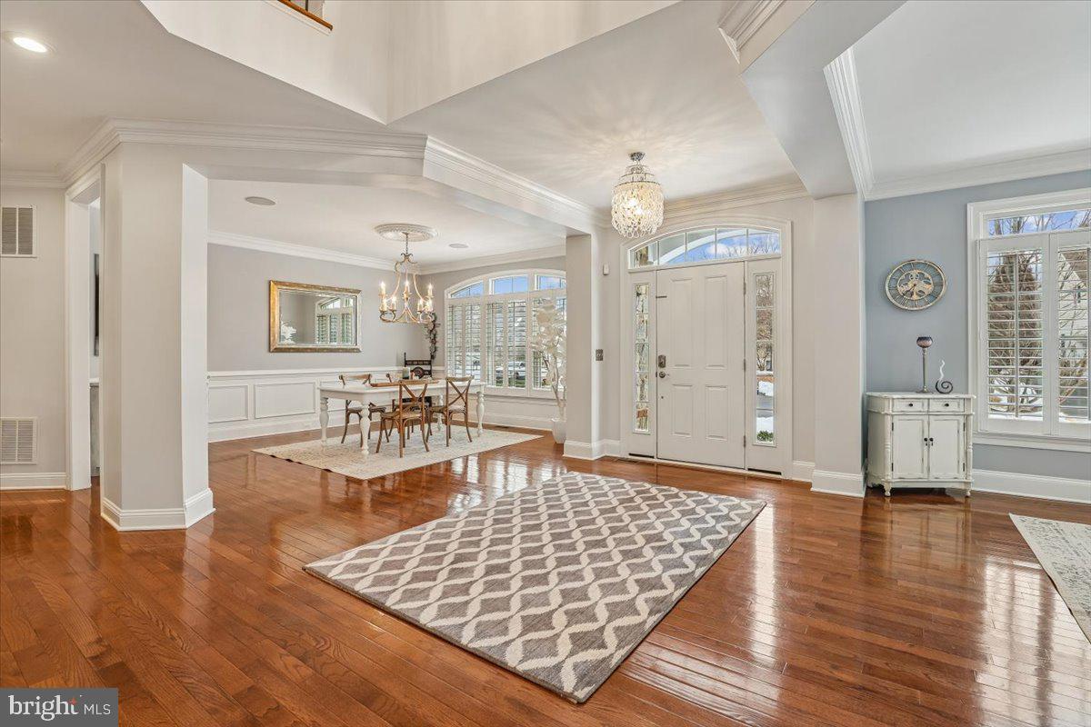 10321 LYNCH LN, OAKTON, Virginia 22124, 5 Bedrooms Bedrooms, ,4 BathroomsBathrooms,Residential,For sale,10321 LYNCH LN,VAFX2287752 MLS # VAFX2287752