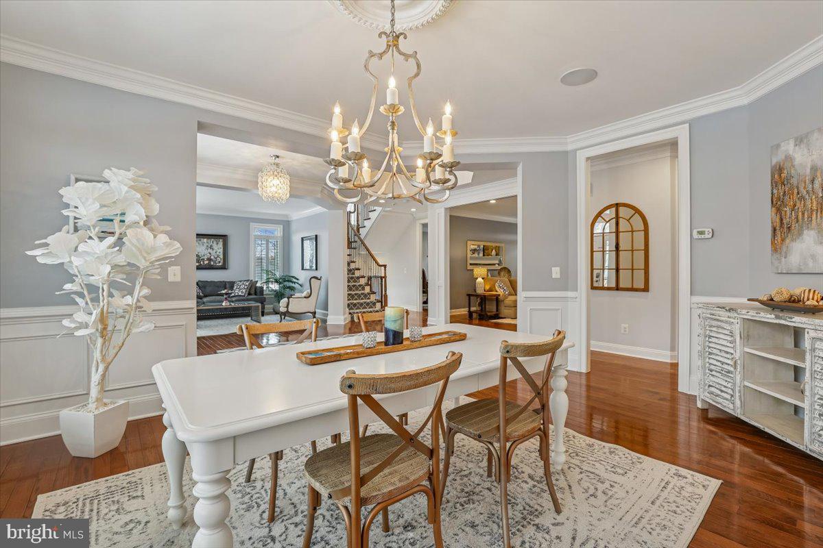 10321 LYNCH LN, OAKTON, Virginia 22124, 5 Bedrooms Bedrooms, ,4 BathroomsBathrooms,Residential,For sale,10321 LYNCH LN,VAFX2287752 MLS # VAFX2287752