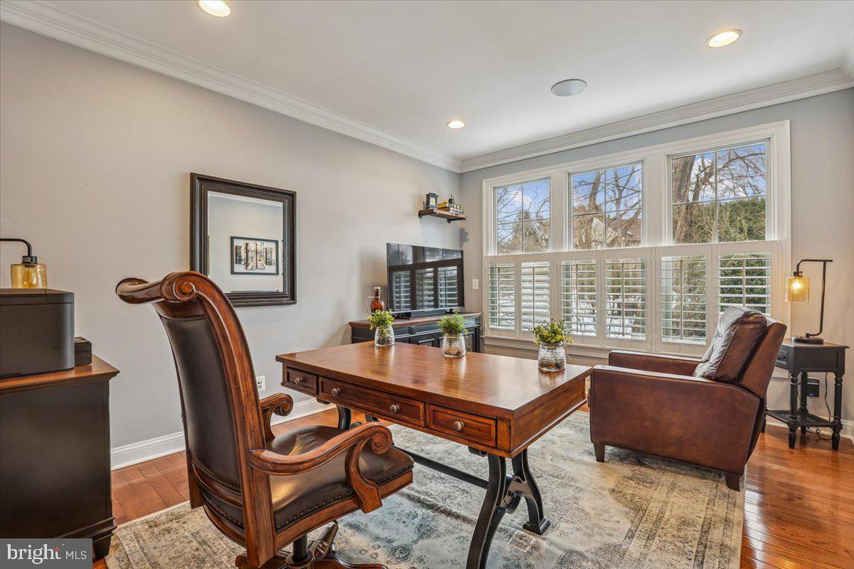 10321 LYNCH LN, OAKTON, Virginia 22124, 5 Bedrooms Bedrooms, ,4 BathroomsBathrooms,Residential,For sale,10321 LYNCH LN,VAFX2287752 MLS # VAFX2287752