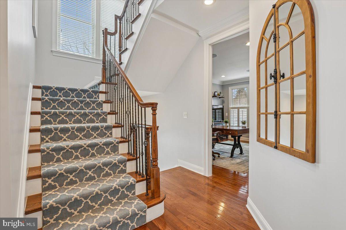 10321 LYNCH LN, OAKTON, Virginia 22124, 5 Bedrooms Bedrooms, ,4 BathroomsBathrooms,Residential,For sale,10321 LYNCH LN,VAFX2287752 MLS # VAFX2287752