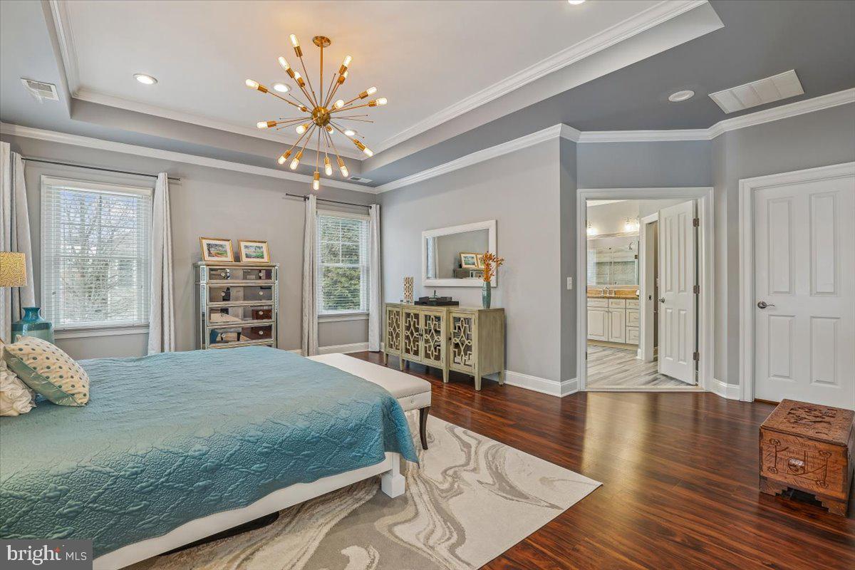 10321 LYNCH LN, OAKTON, Virginia 22124, 5 Bedrooms Bedrooms, ,4 BathroomsBathrooms,Residential,For sale,10321 LYNCH LN,VAFX2287752 MLS # VAFX2287752